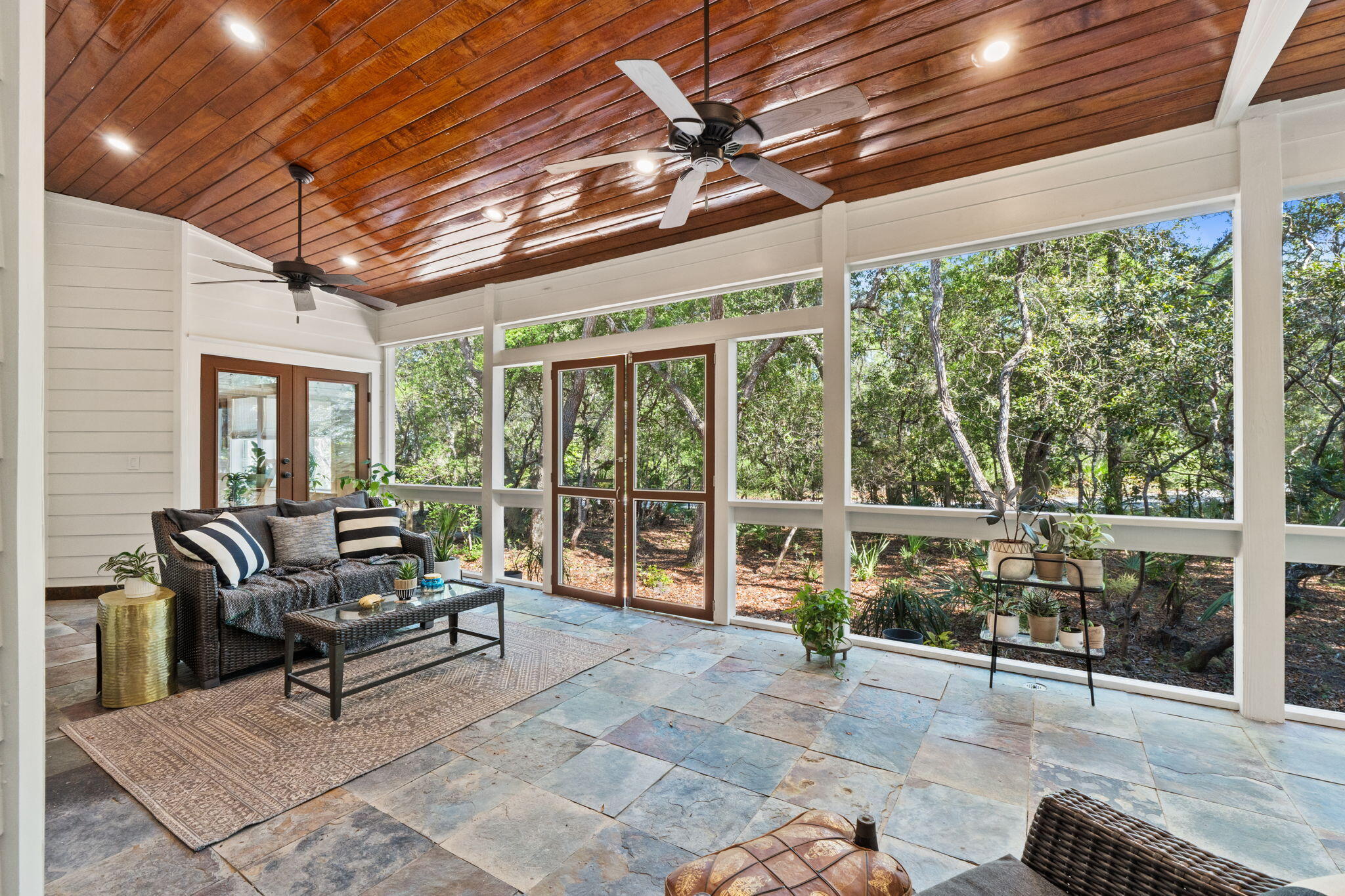 BAY MAGNOLIA - Residential