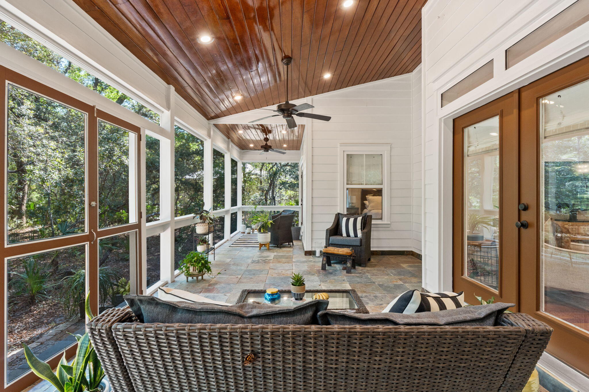 BAY MAGNOLIA - Residential