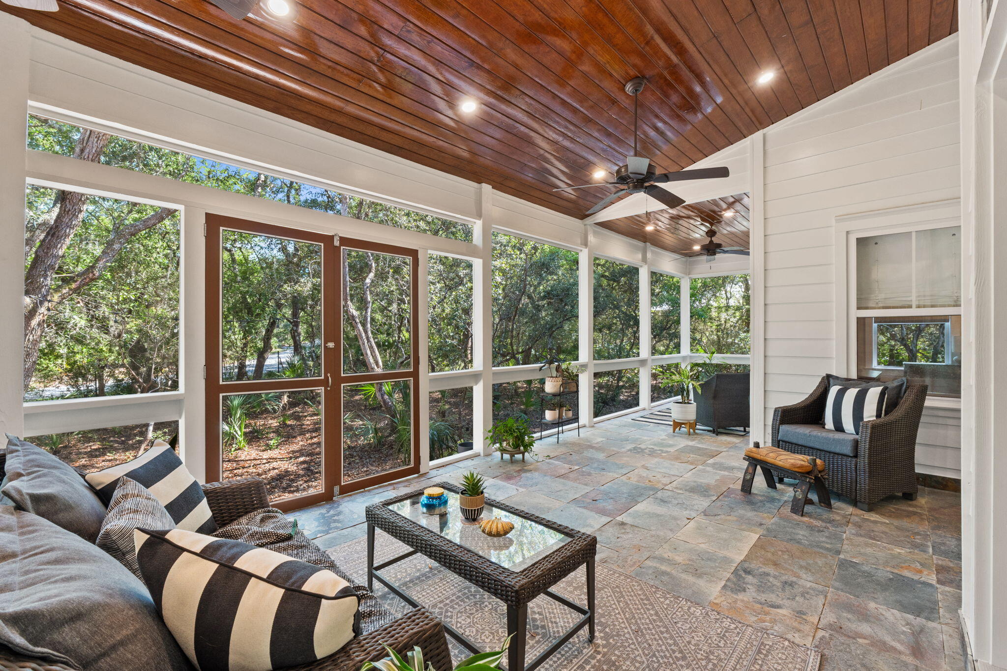 BAY MAGNOLIA - Residential