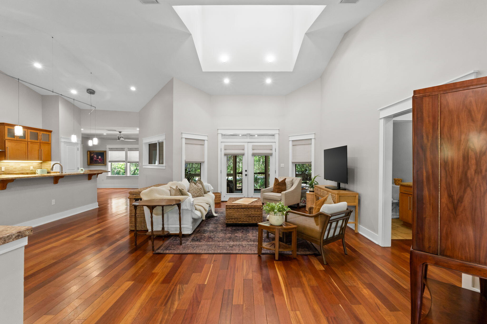 BAY MAGNOLIA - Residential