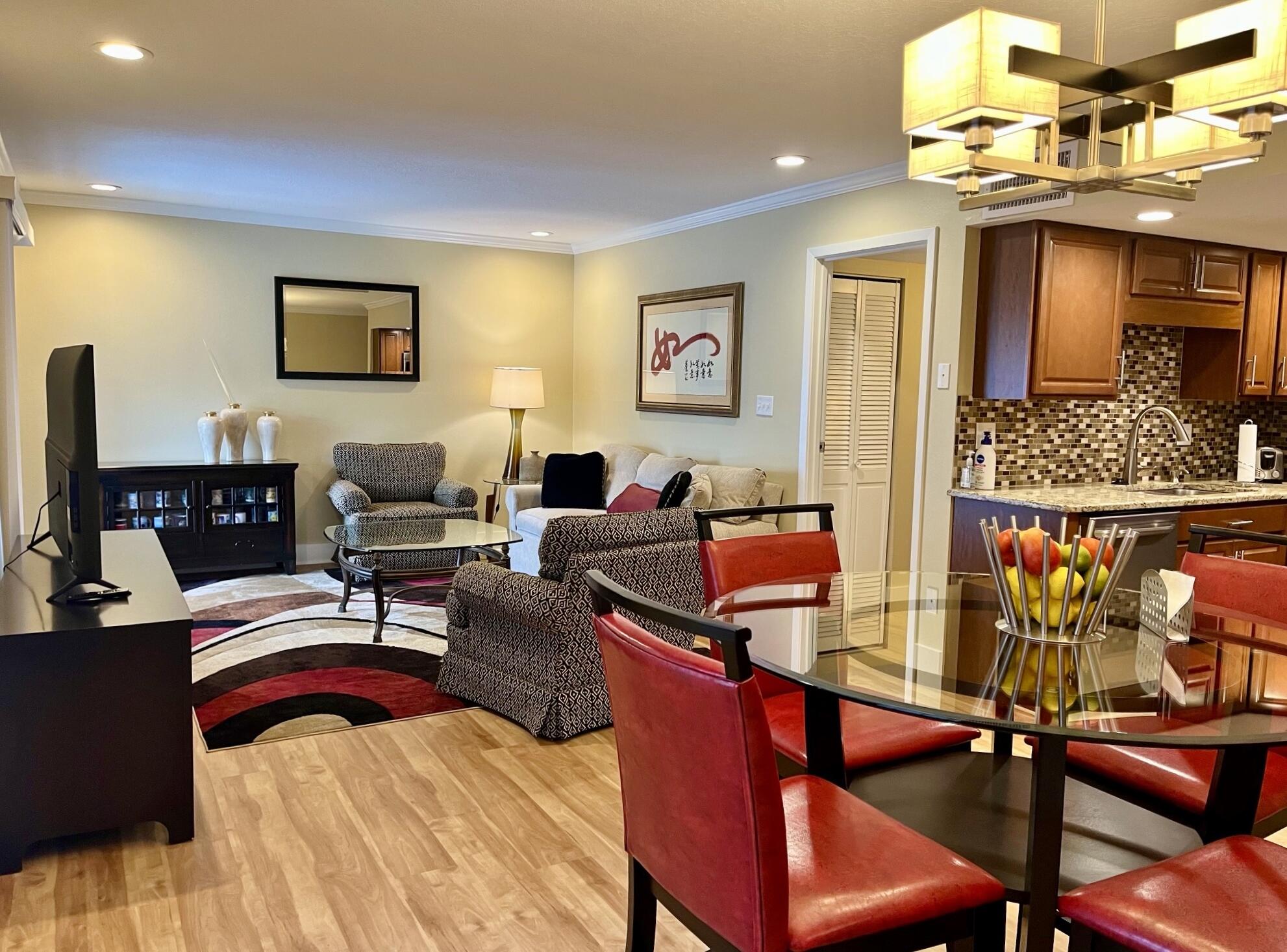 FINISTERRA CONDO - Residential