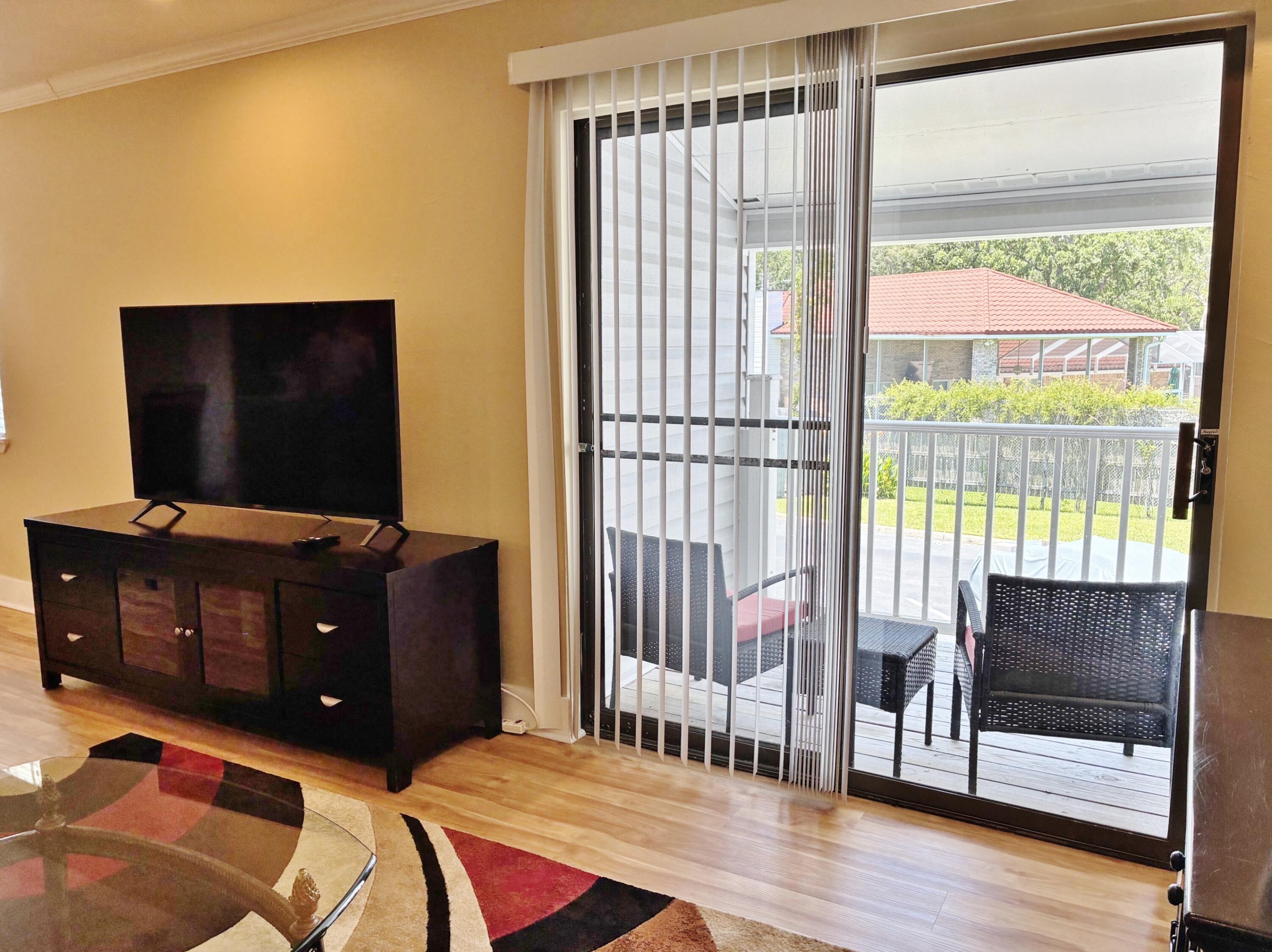 FINISTERRA CONDO - Residential