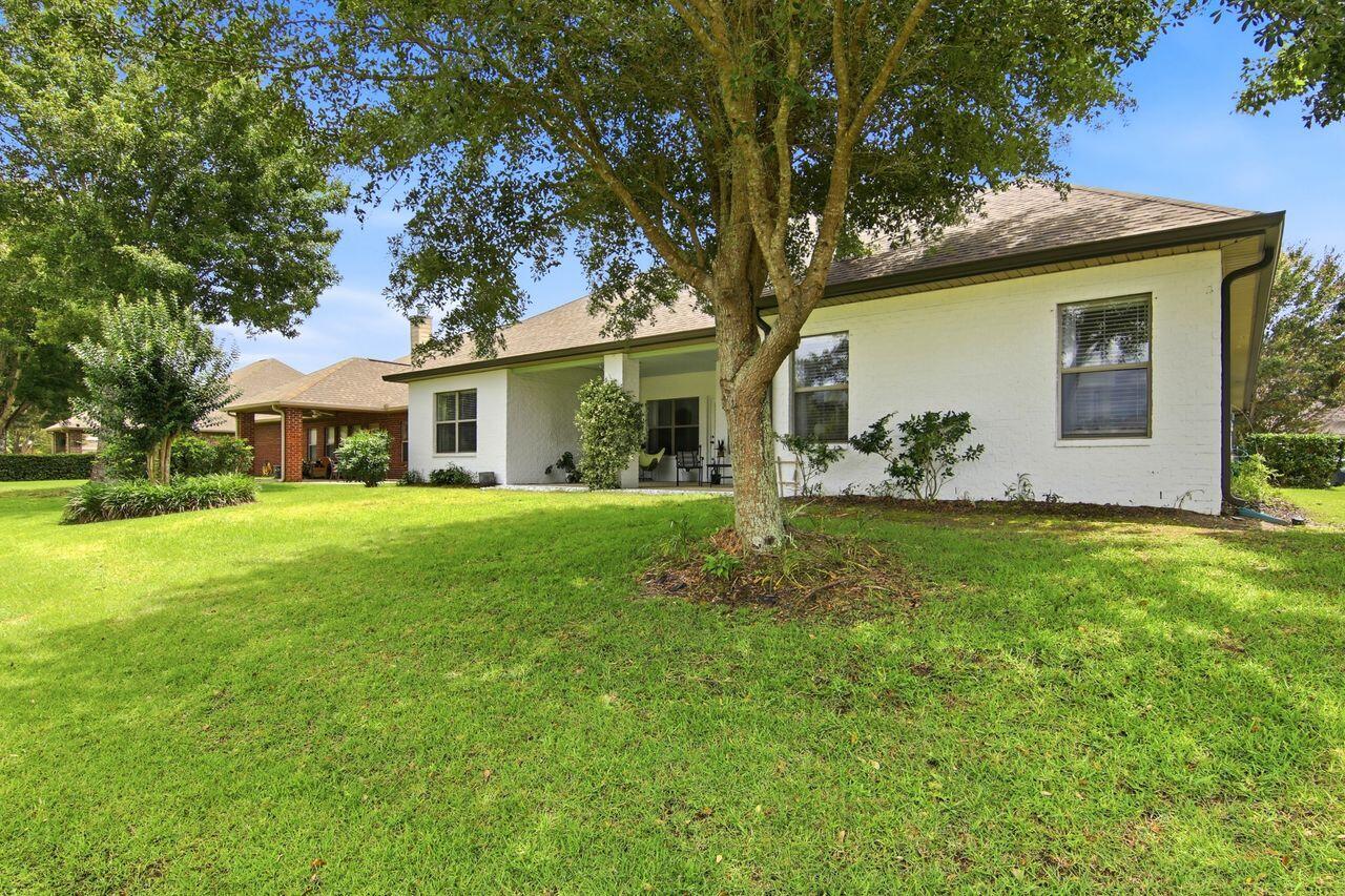 WHISPERING LAKE - Residential
