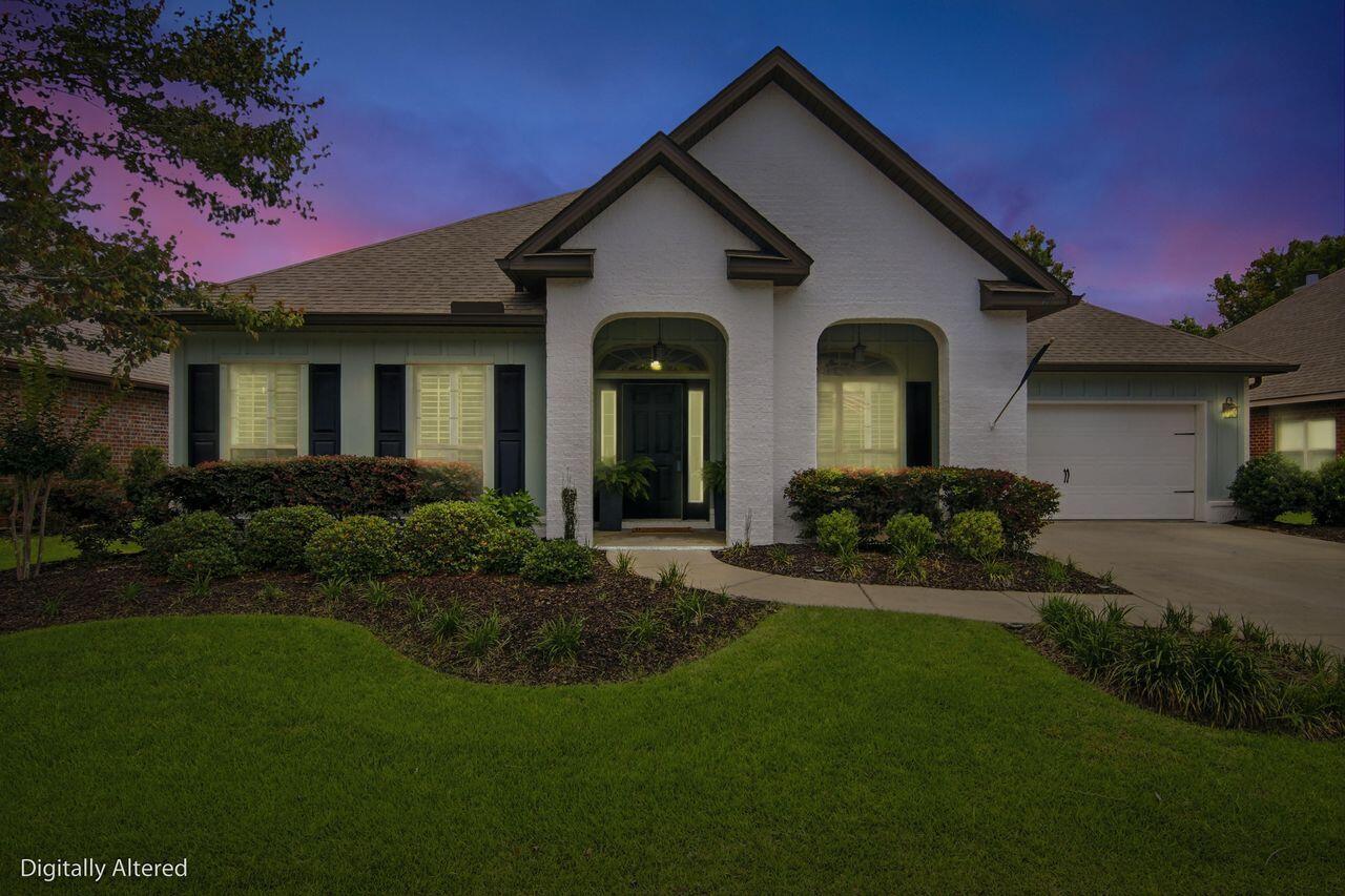 WHISPERING LAKE - Residential