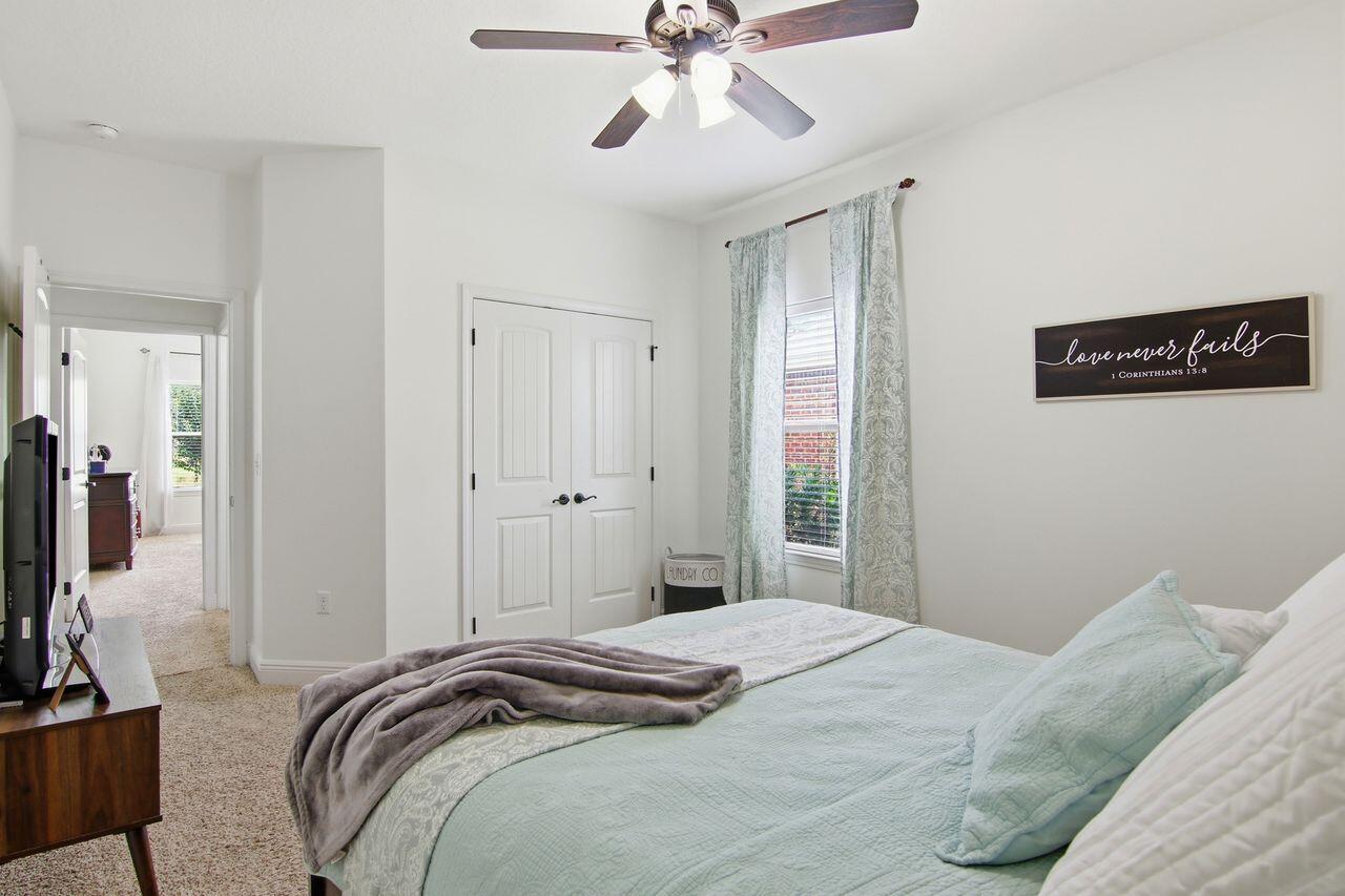 WHISPERING LAKE - Residential