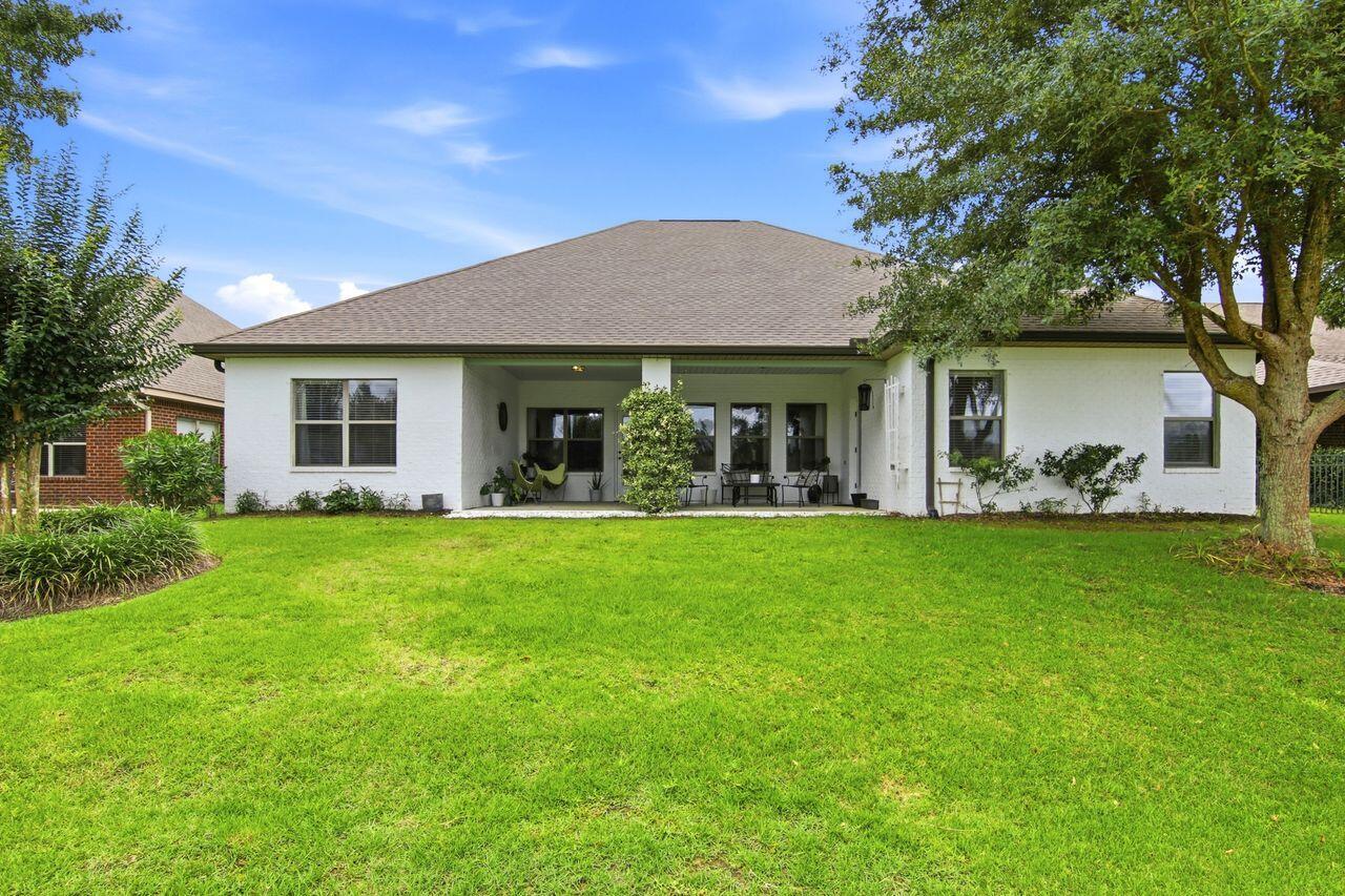 WHISPERING LAKE - Residential
