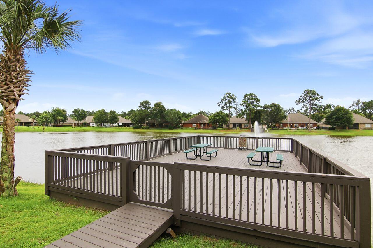 WHISPERING LAKE - Residential