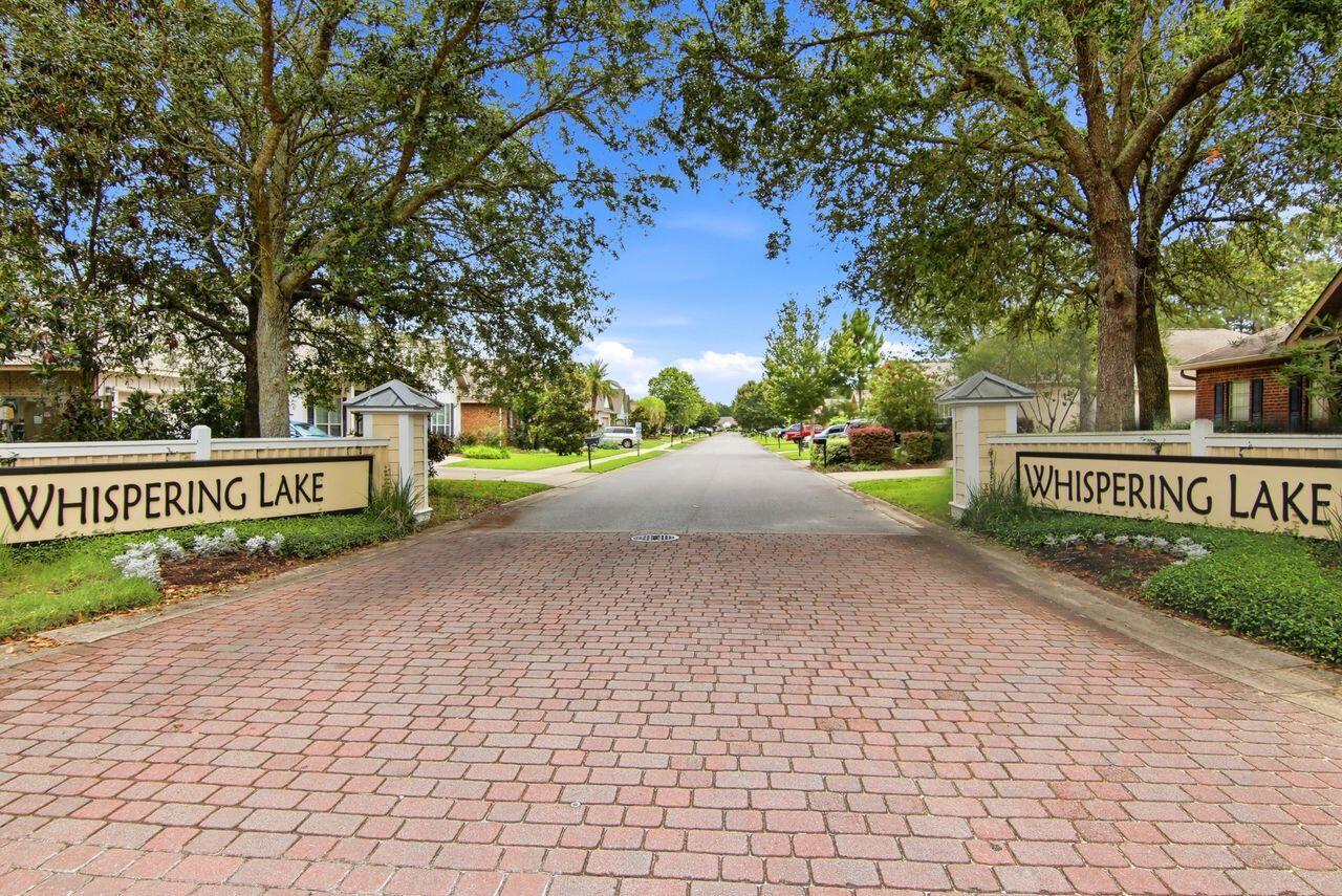 WHISPERING LAKE - Residential