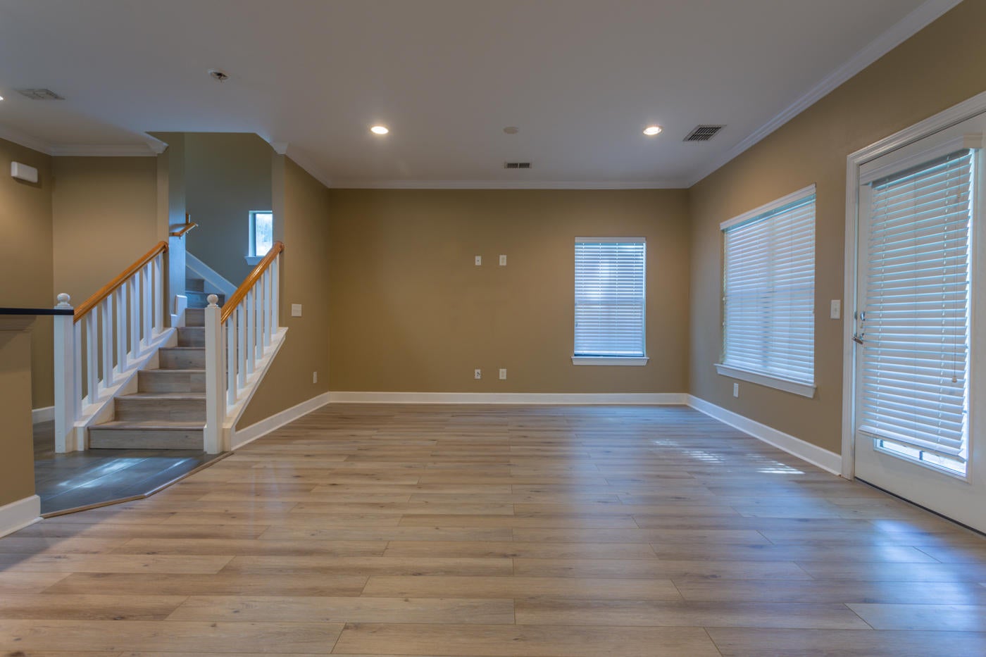 SOUTH HAVEN TOWNHOMES - Residential Lease