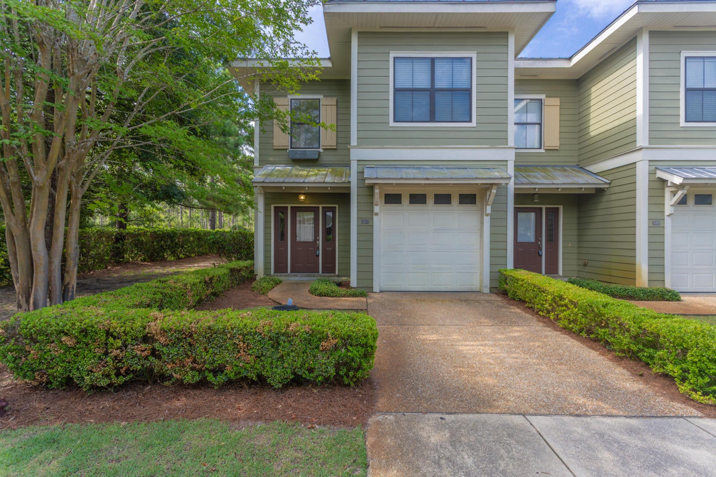 SOUTH HAVEN TOWNHOMES - Residential Lease