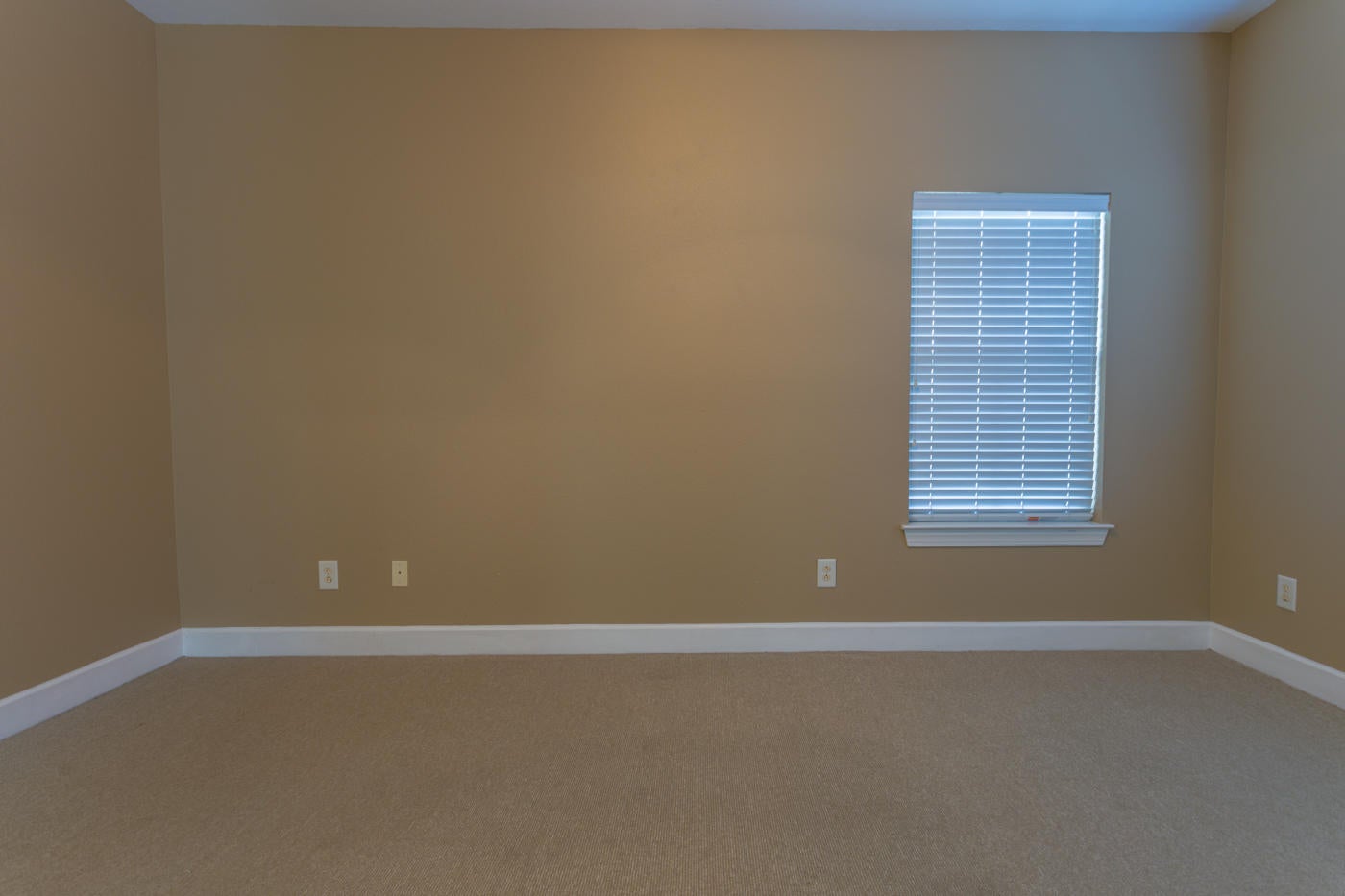 SOUTH HAVEN TOWNHOMES - Residential Lease