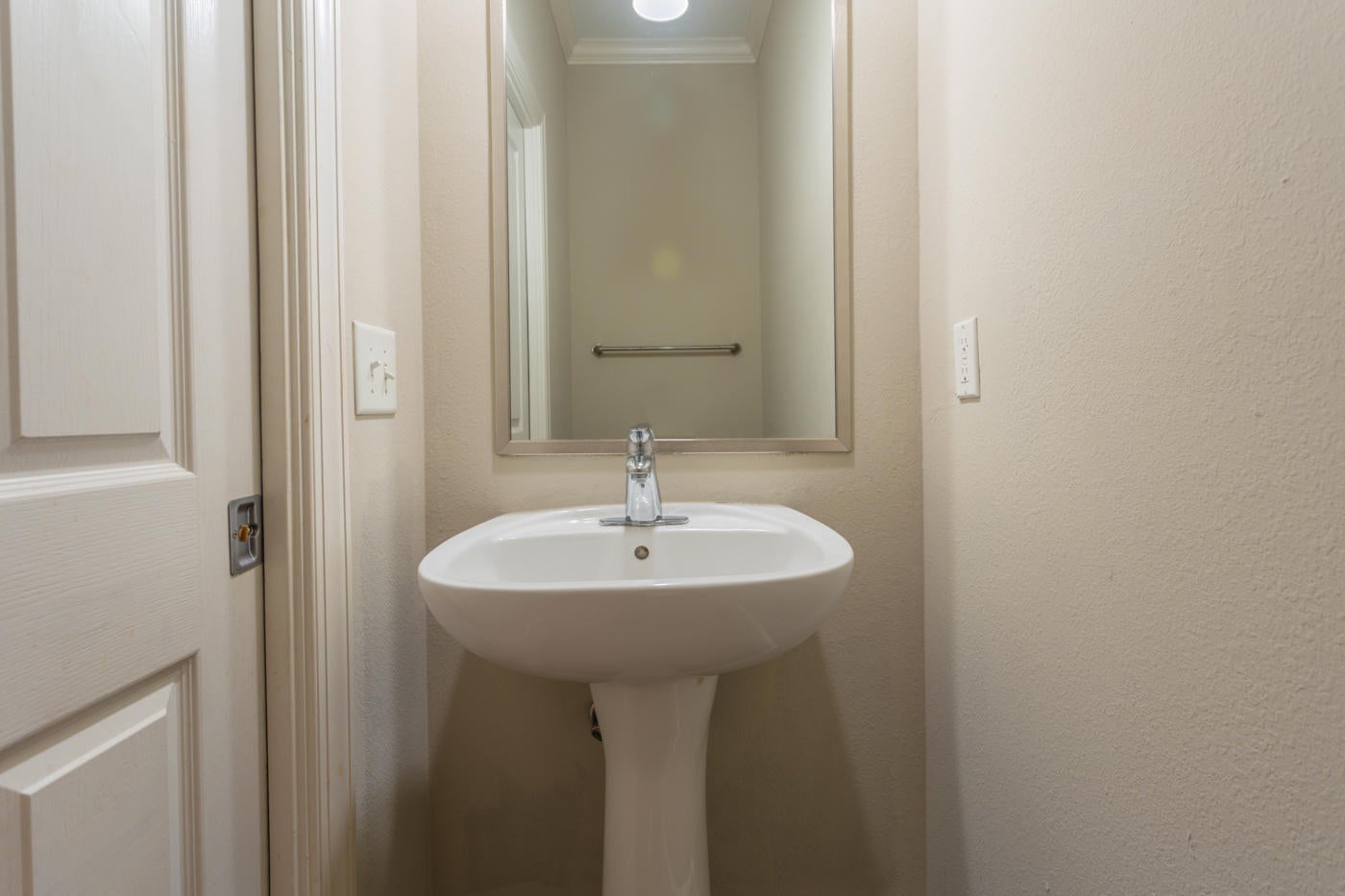SOUTH HAVEN TOWNHOMES - Residential Lease