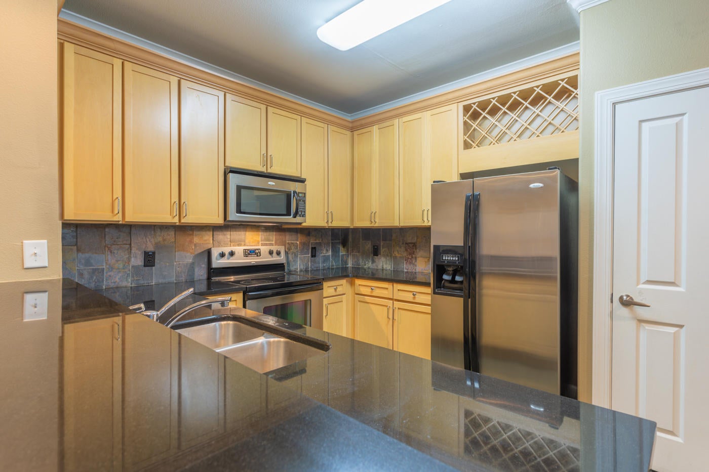 SOUTH HAVEN TOWNHOMES - Residential Lease