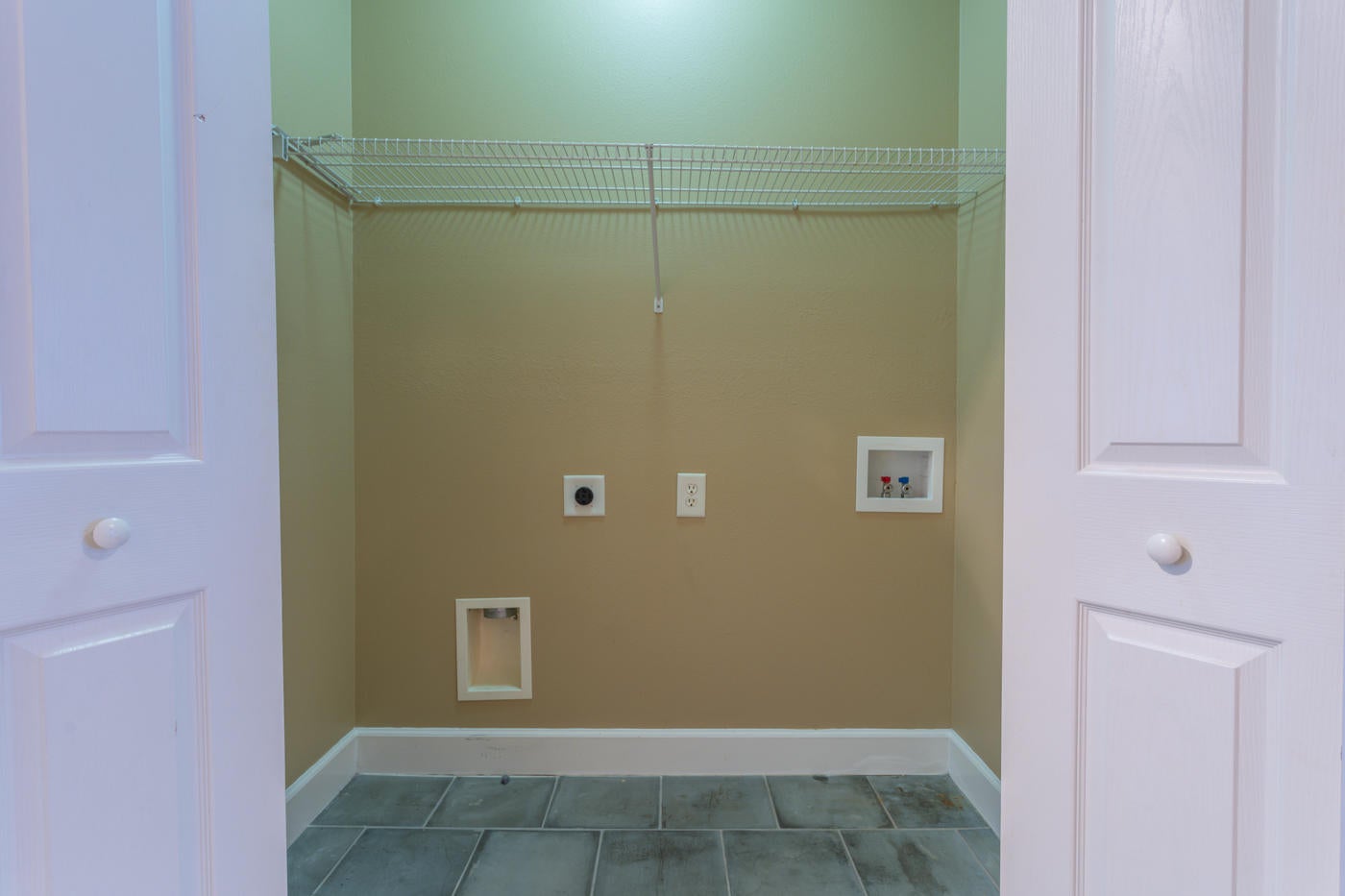 SOUTH HAVEN TOWNHOMES - Residential Lease