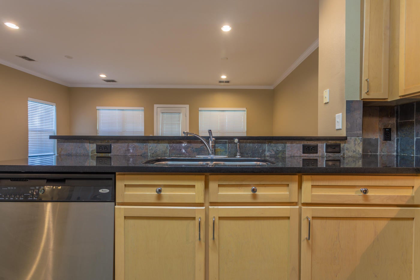 SOUTH HAVEN TOWNHOMES - Residential Lease