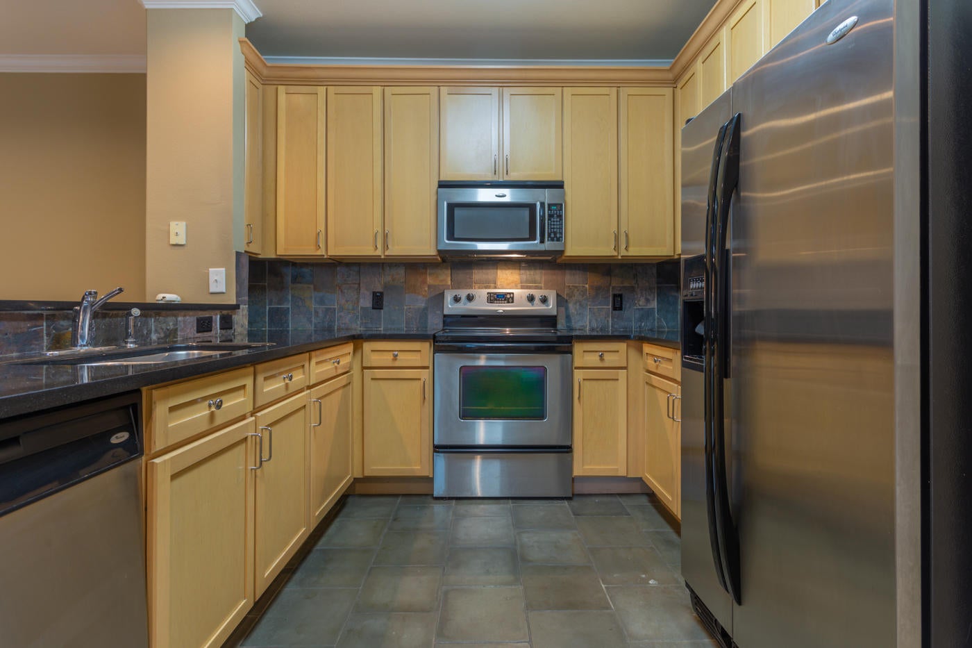 SOUTH HAVEN TOWNHOMES - Residential Lease