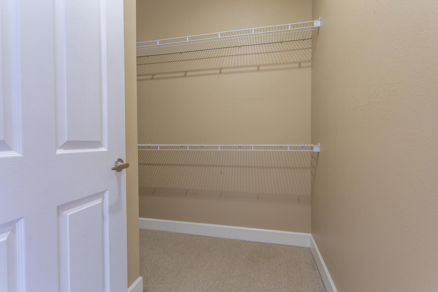 SOUTH HAVEN TOWNHOMES - Residential Lease