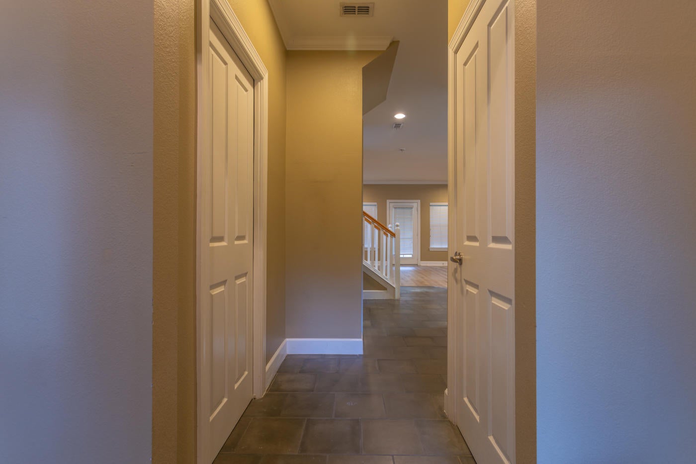 SOUTH HAVEN TOWNHOMES - Residential Lease