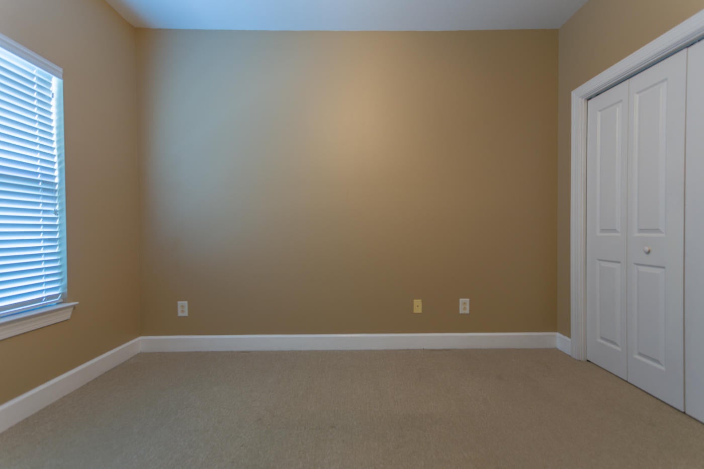 SOUTH HAVEN TOWNHOMES - Residential Lease