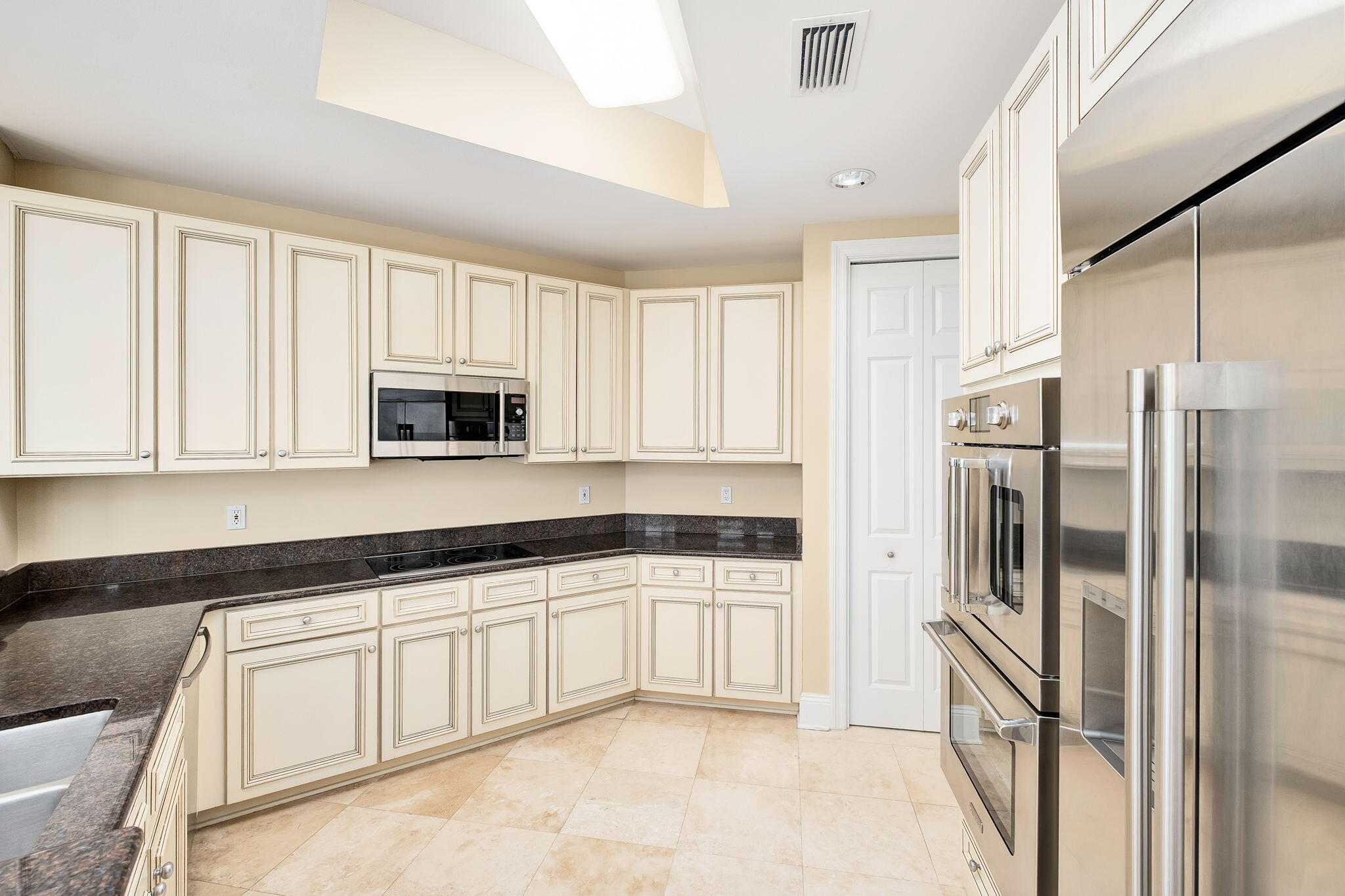 ONE BEACH CLUB DRIVE - Residential