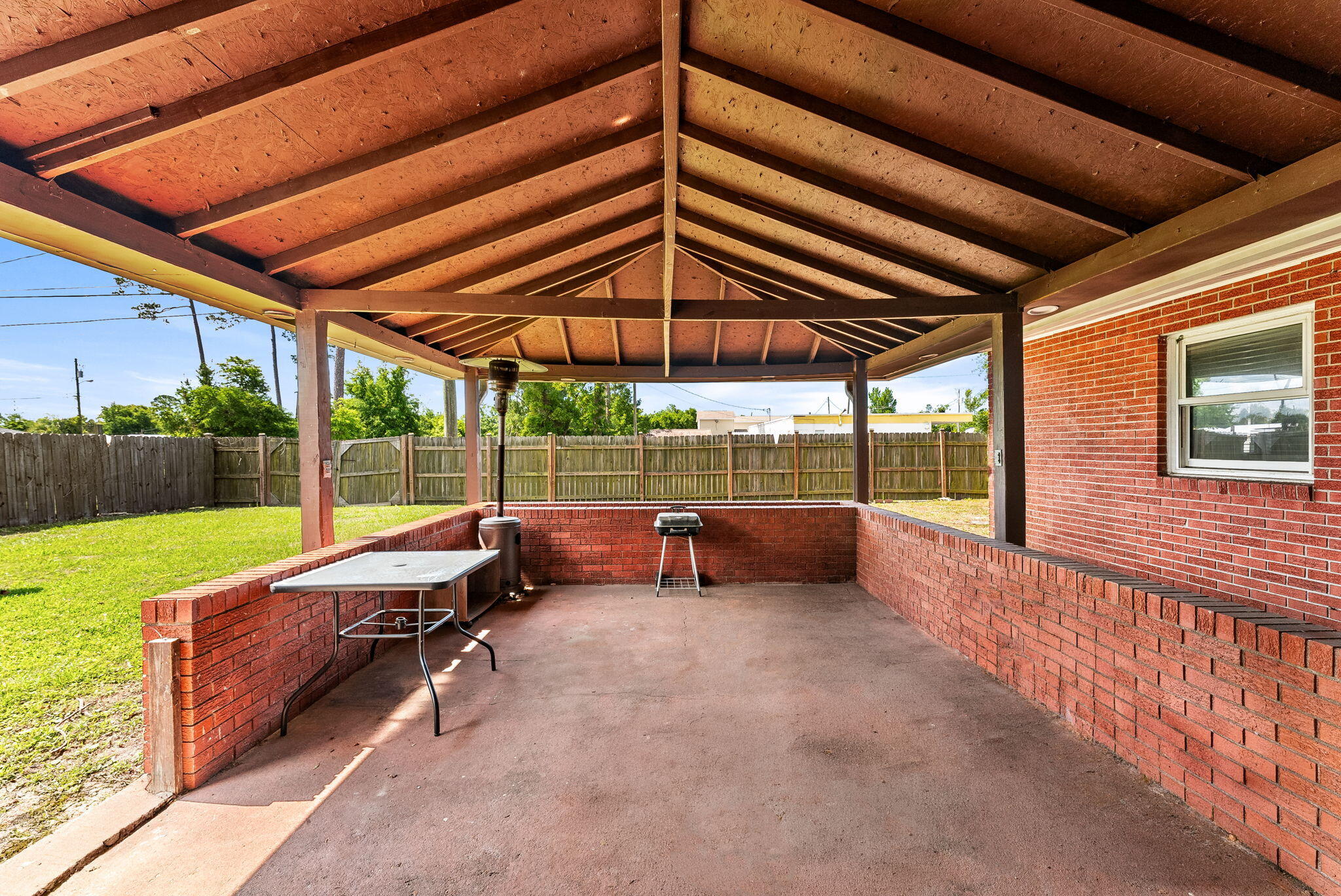 HENTZ 1ST ADDN UNIT B REPLAT - Residential
