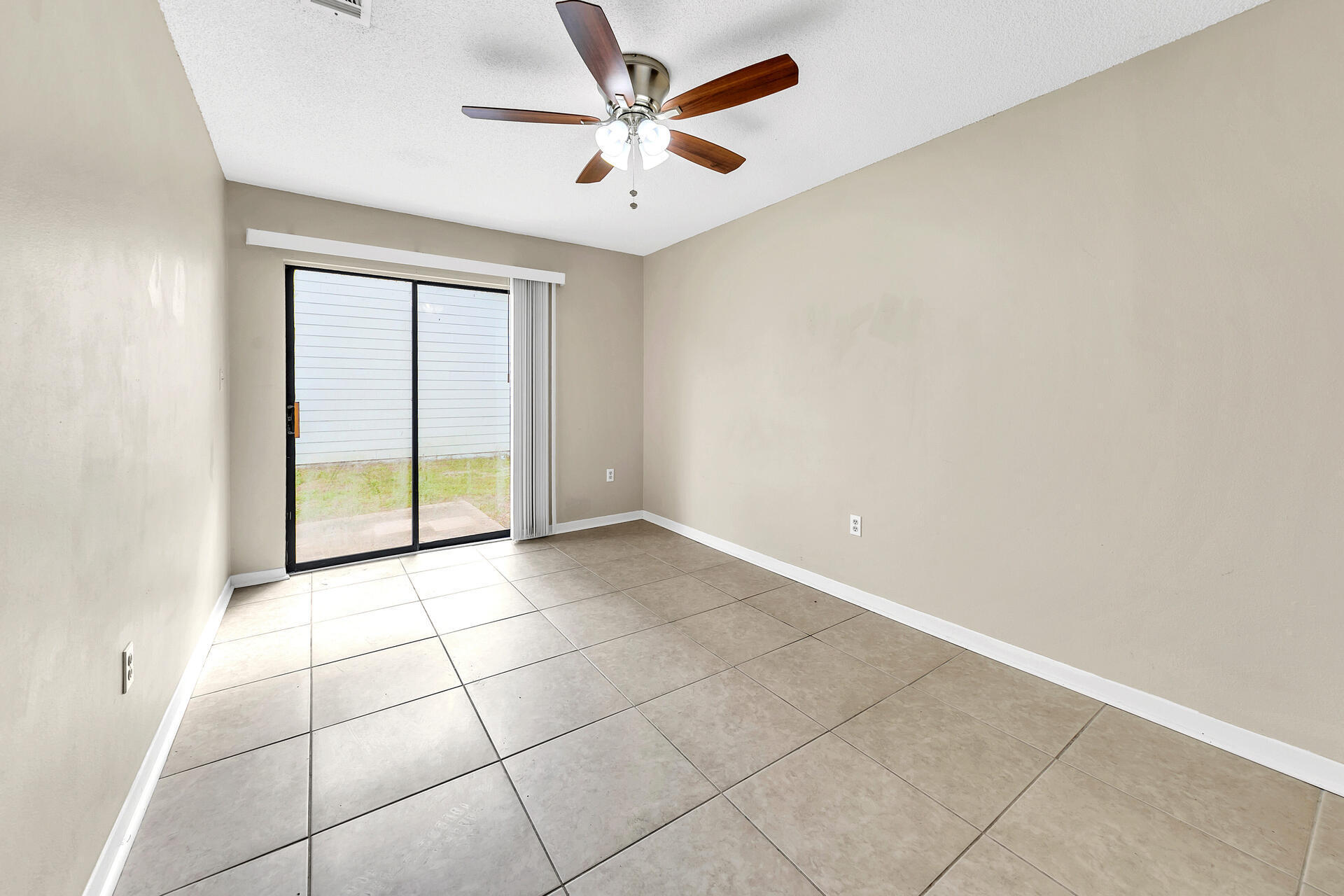 HIDDEN TRAIL PHASE I LOT 81 - Residential Lease