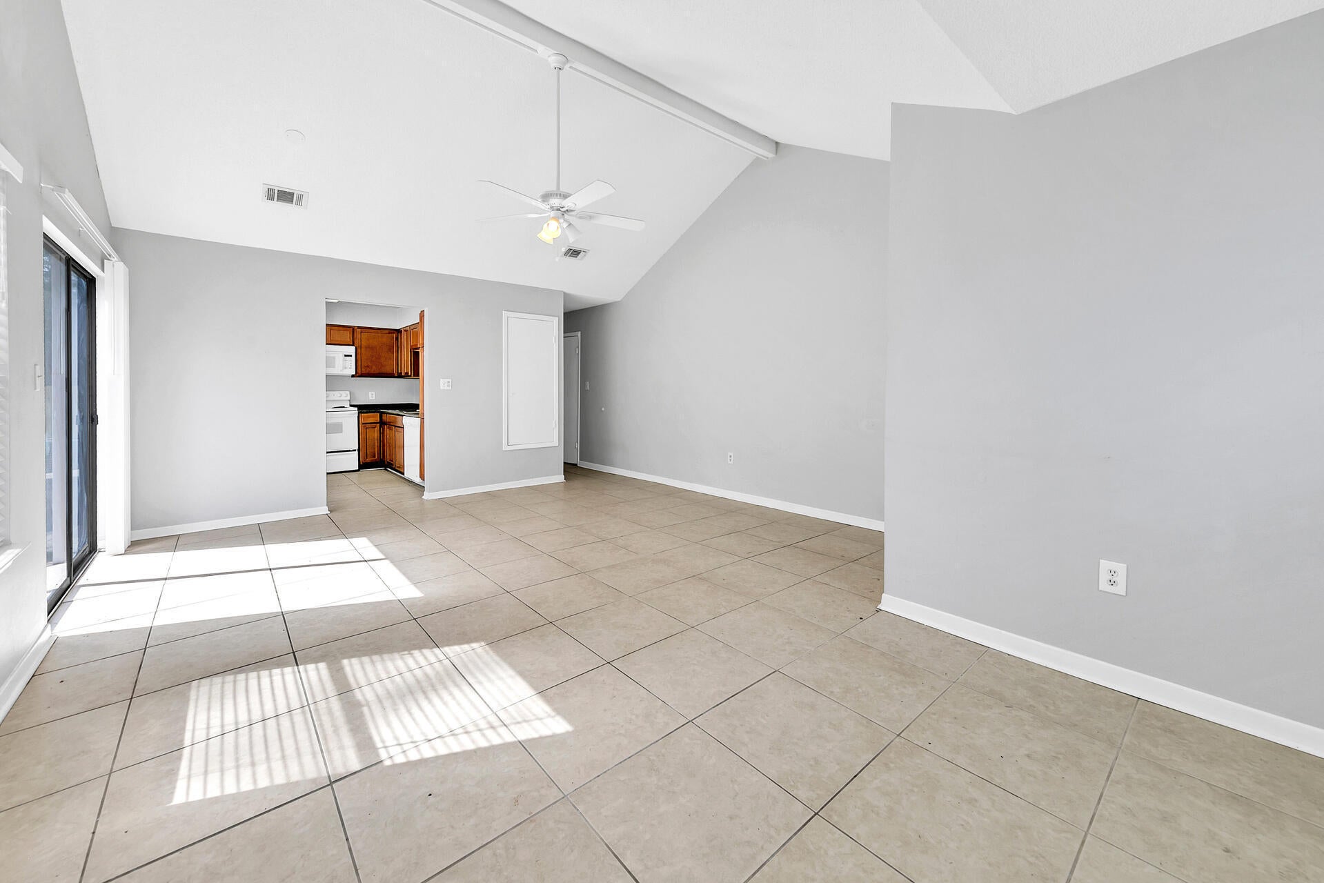 HIDDEN TRAIL PHASE I LOT 81 - Residential Lease
