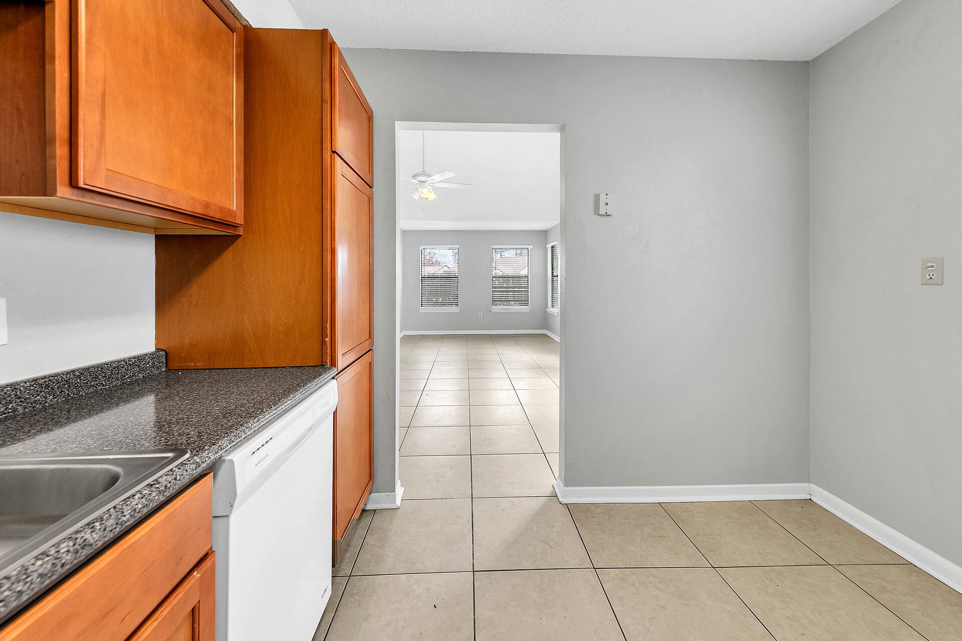 HIDDEN TRAIL PHASE I LOT 81 - Residential Lease