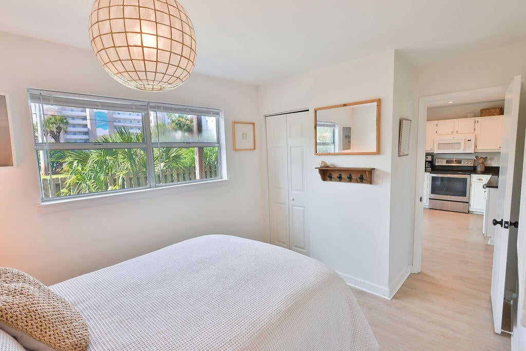 ISLAND GARDENS CONDO - Residential