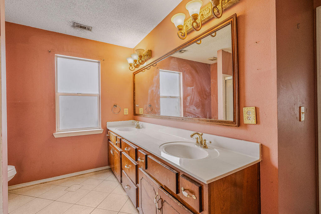 PATRICIAS PLACE - Residential