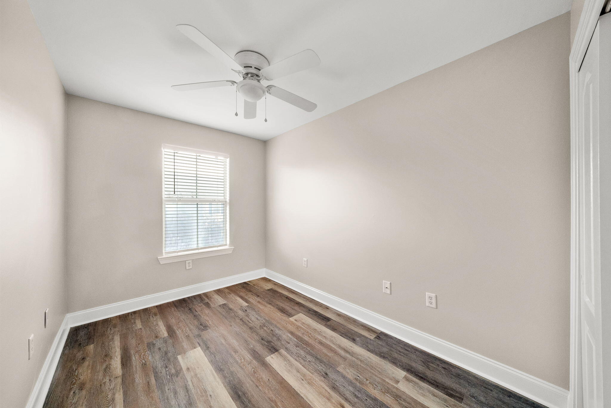 OLD BAY T/H - Residential Lease