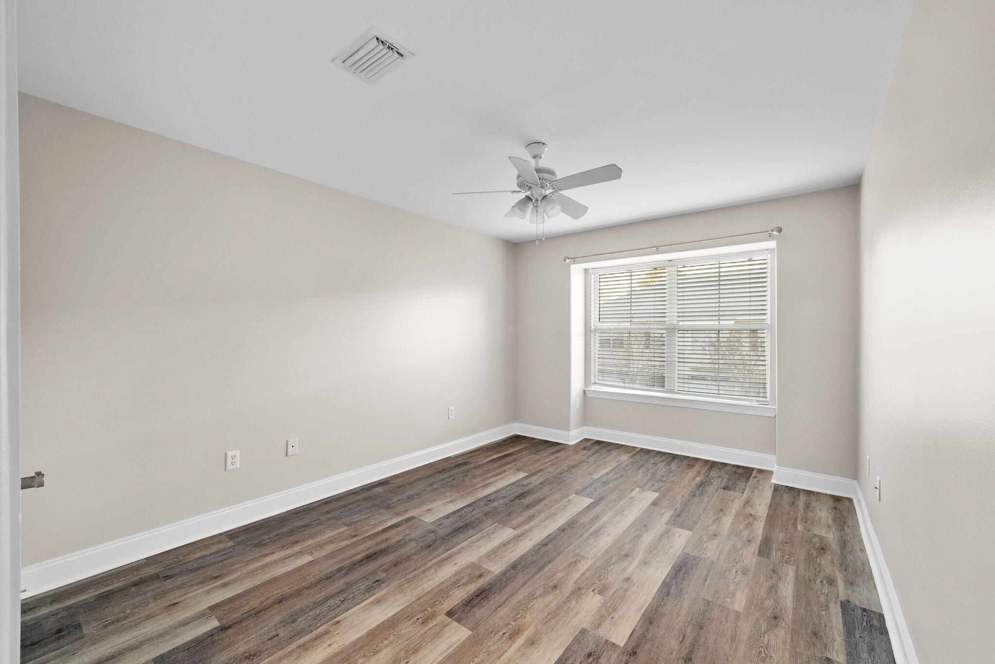 OLD BAY T/H - Residential Lease