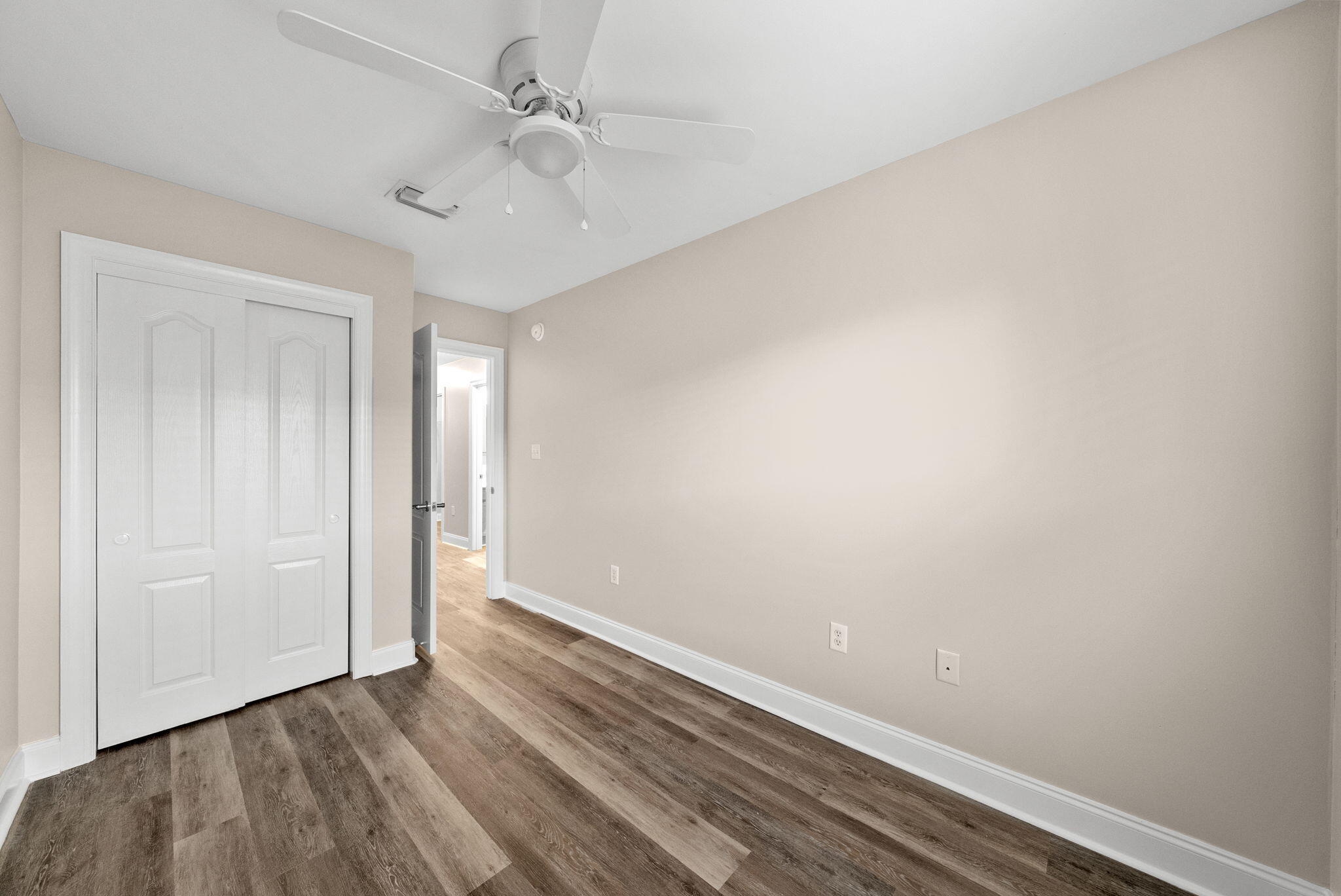 OLD BAY T/H - Residential Lease
