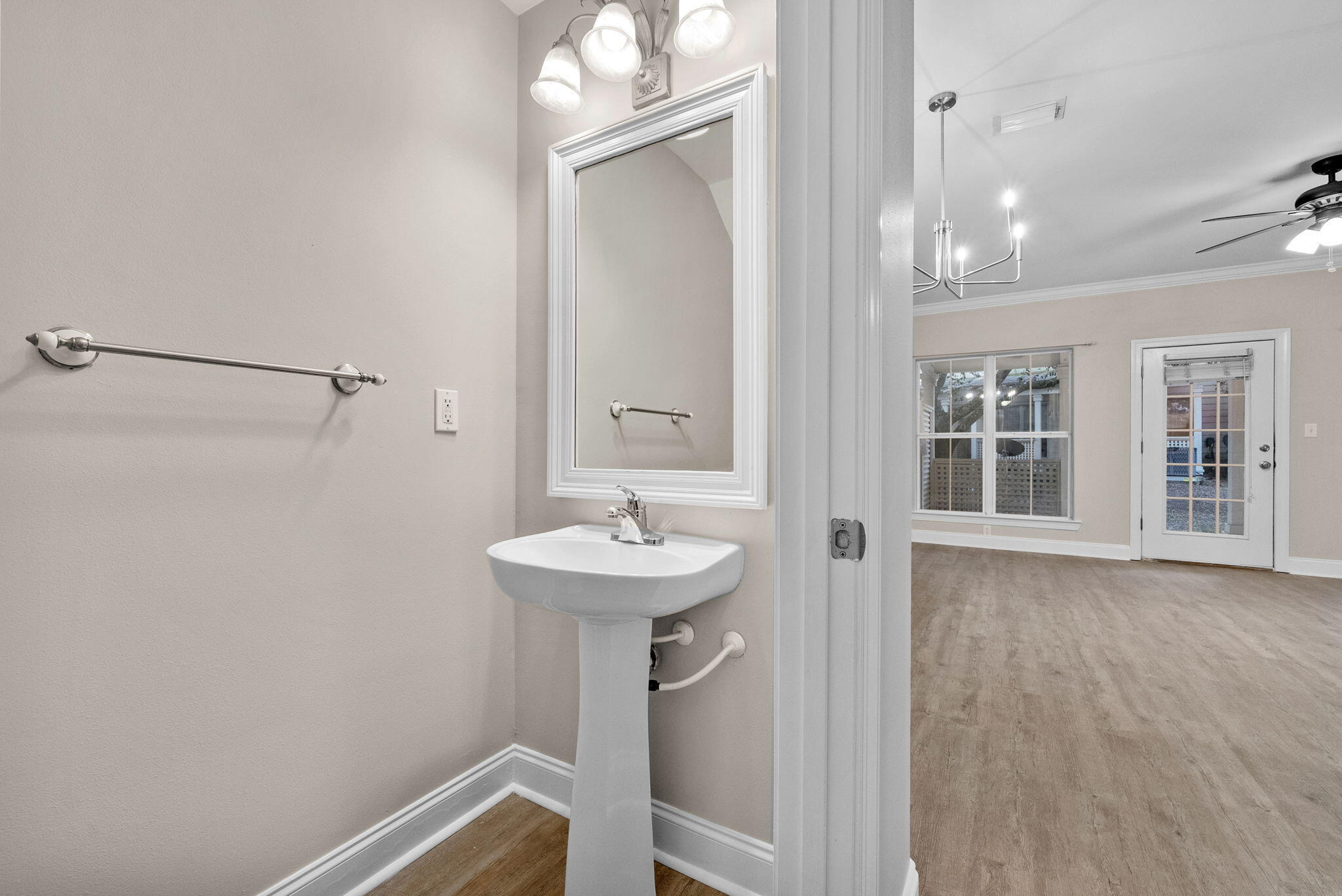 OLD BAY T/H - Residential Lease