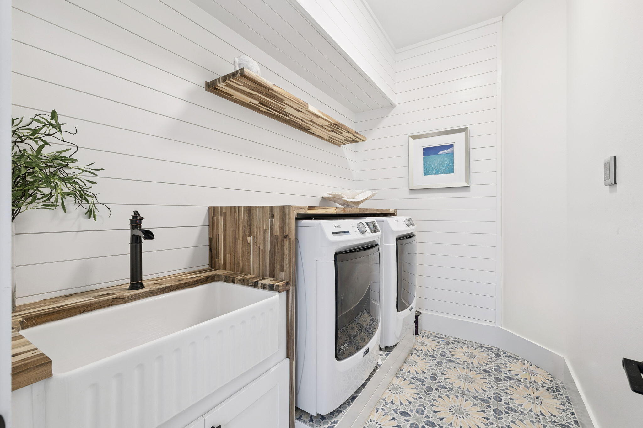 BEACH HIGHLAND - Residential