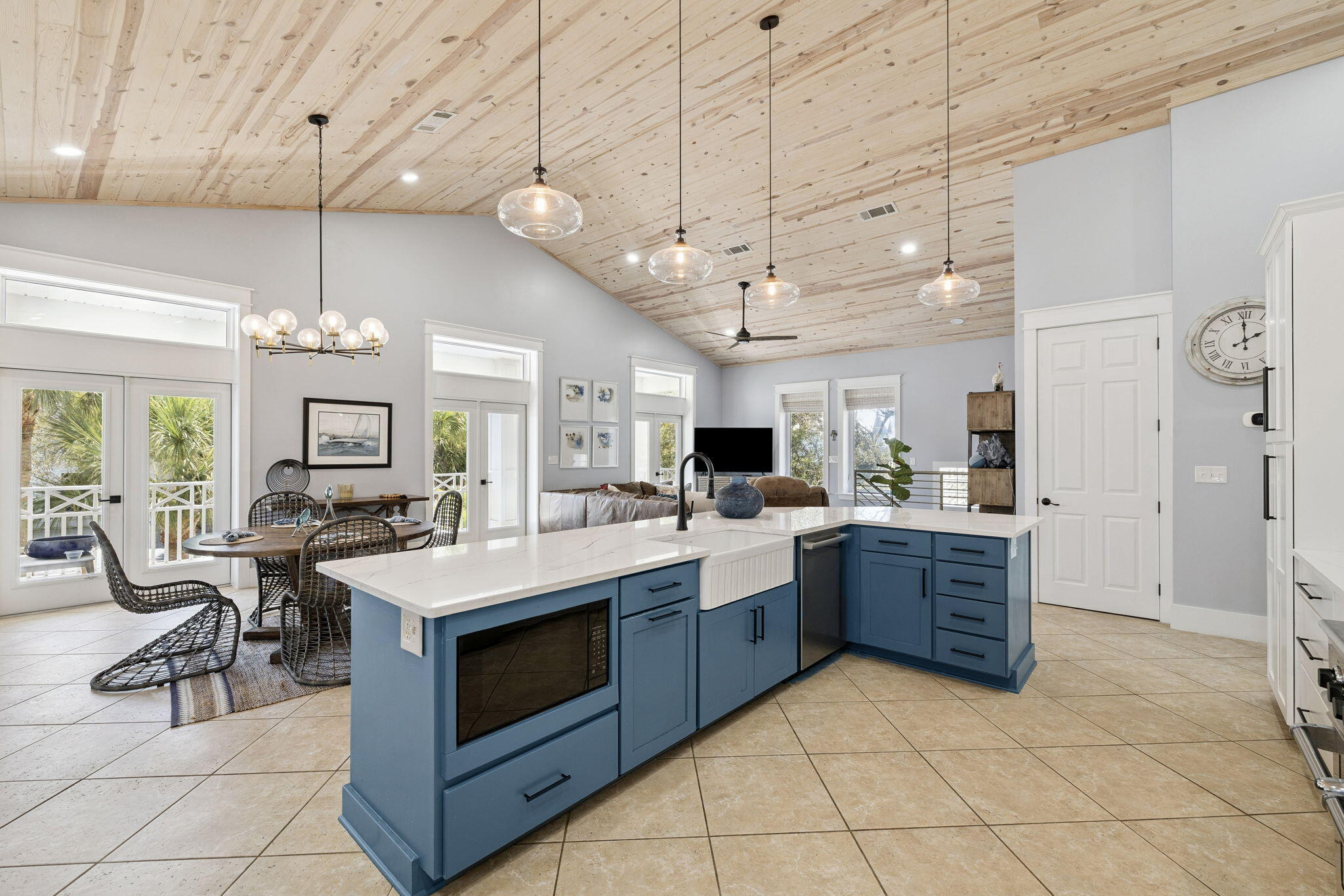 BEACH HIGHLAND - Residential