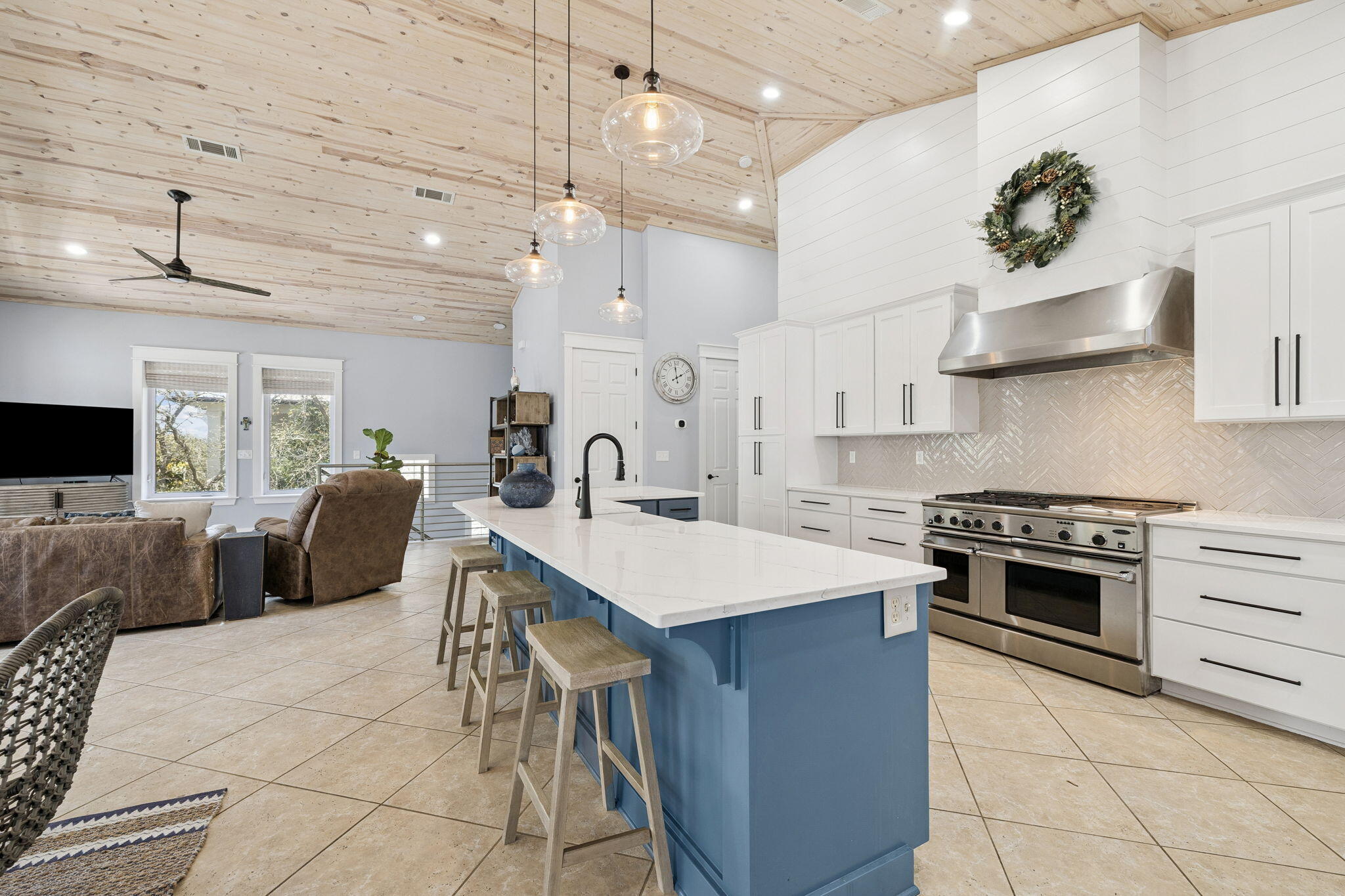 BEACH HIGHLAND - Residential