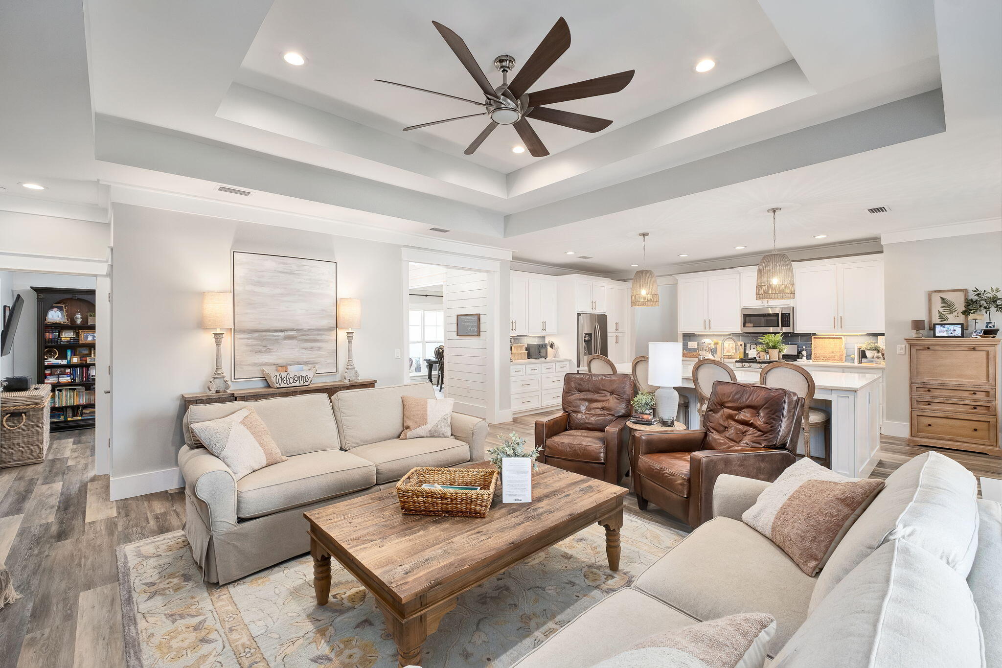 PELICAN BAY - Residential