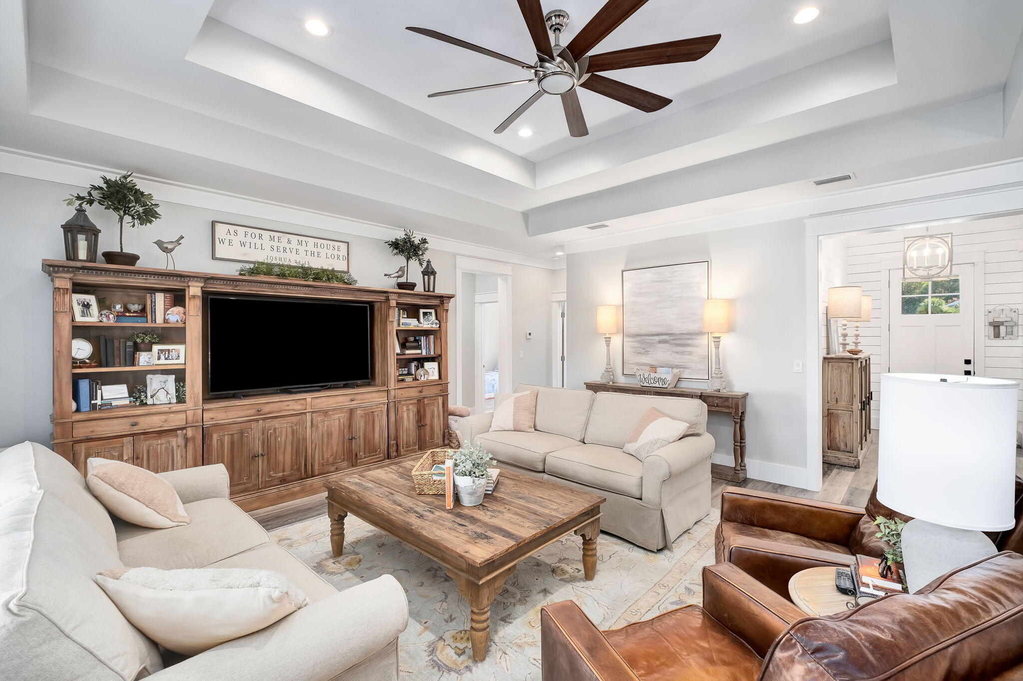 PELICAN BAY - Residential