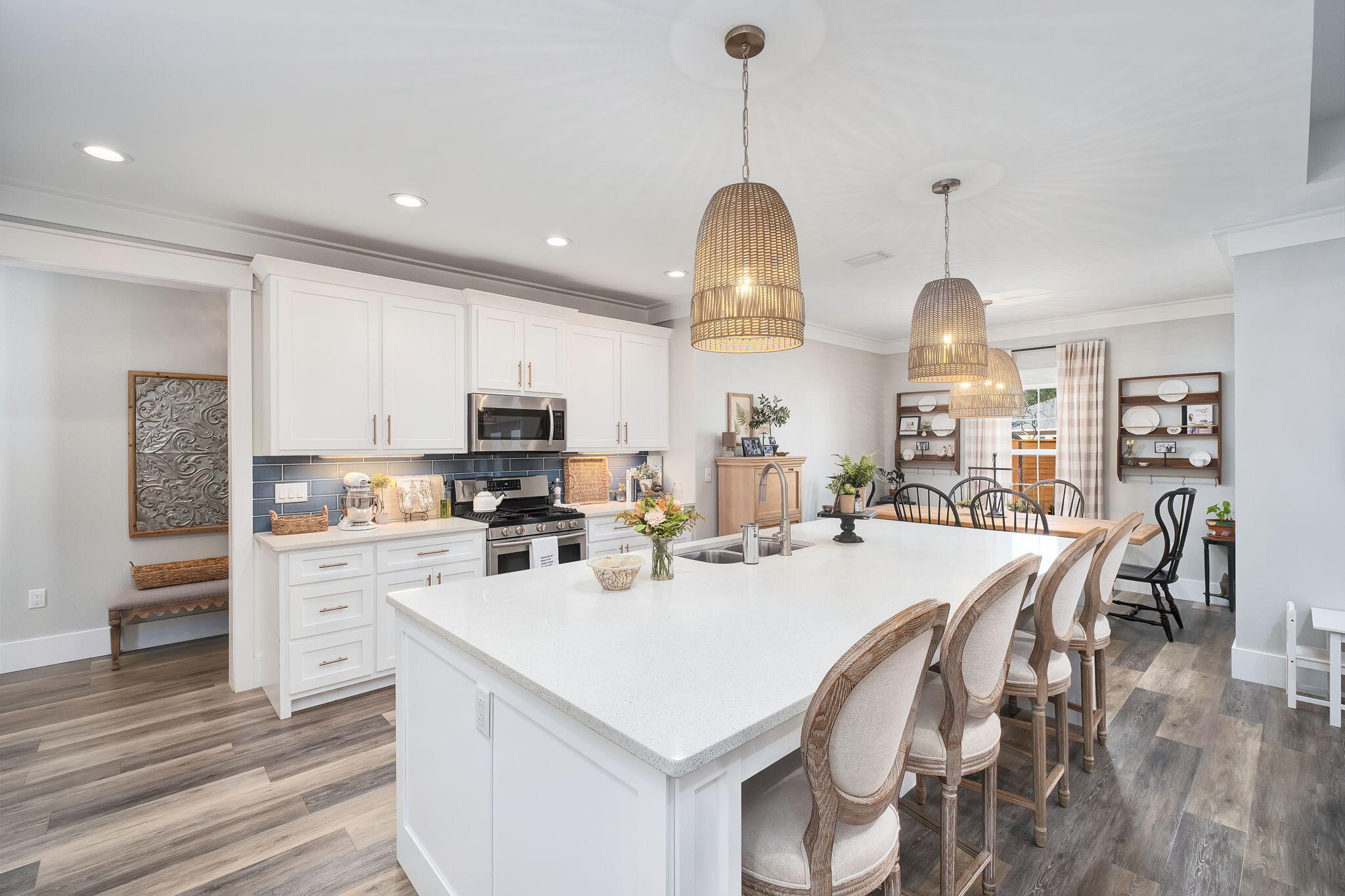 PELICAN BAY - Residential