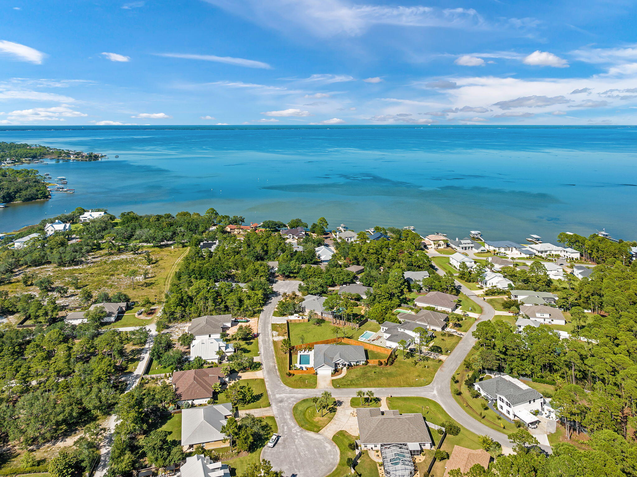 PELICAN BAY - Residential