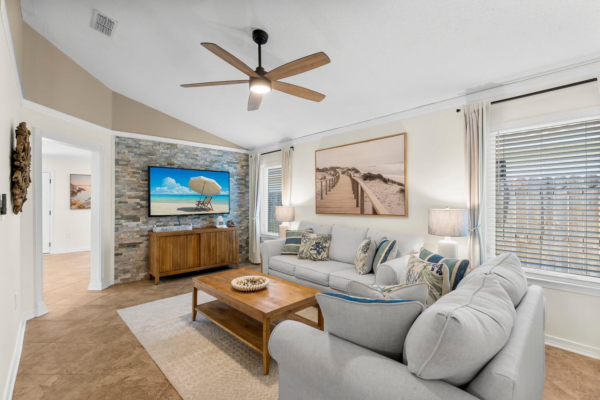 PARADISE RETREAT - Residential