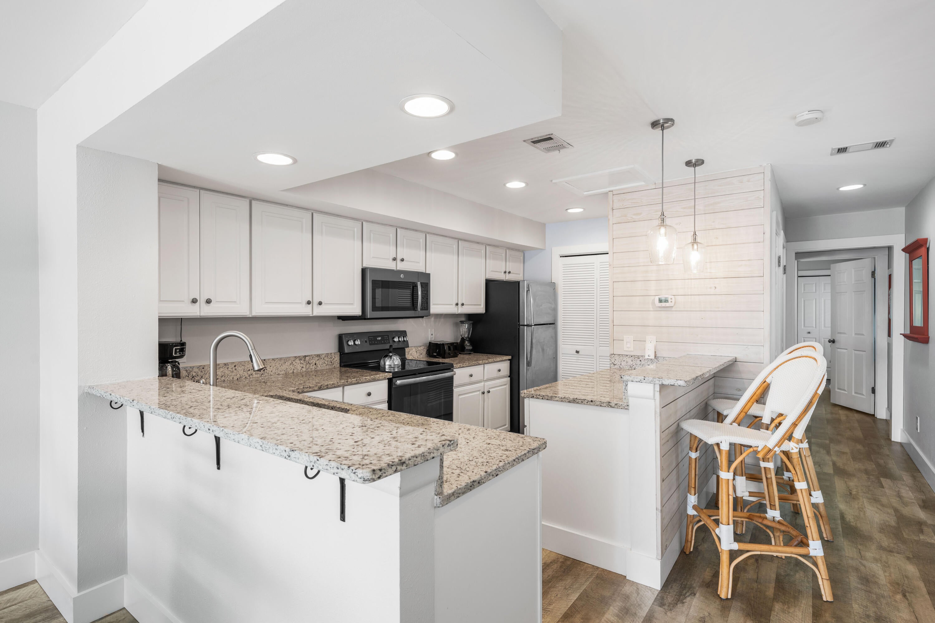 HARBOUR POINT CONDO - Residential