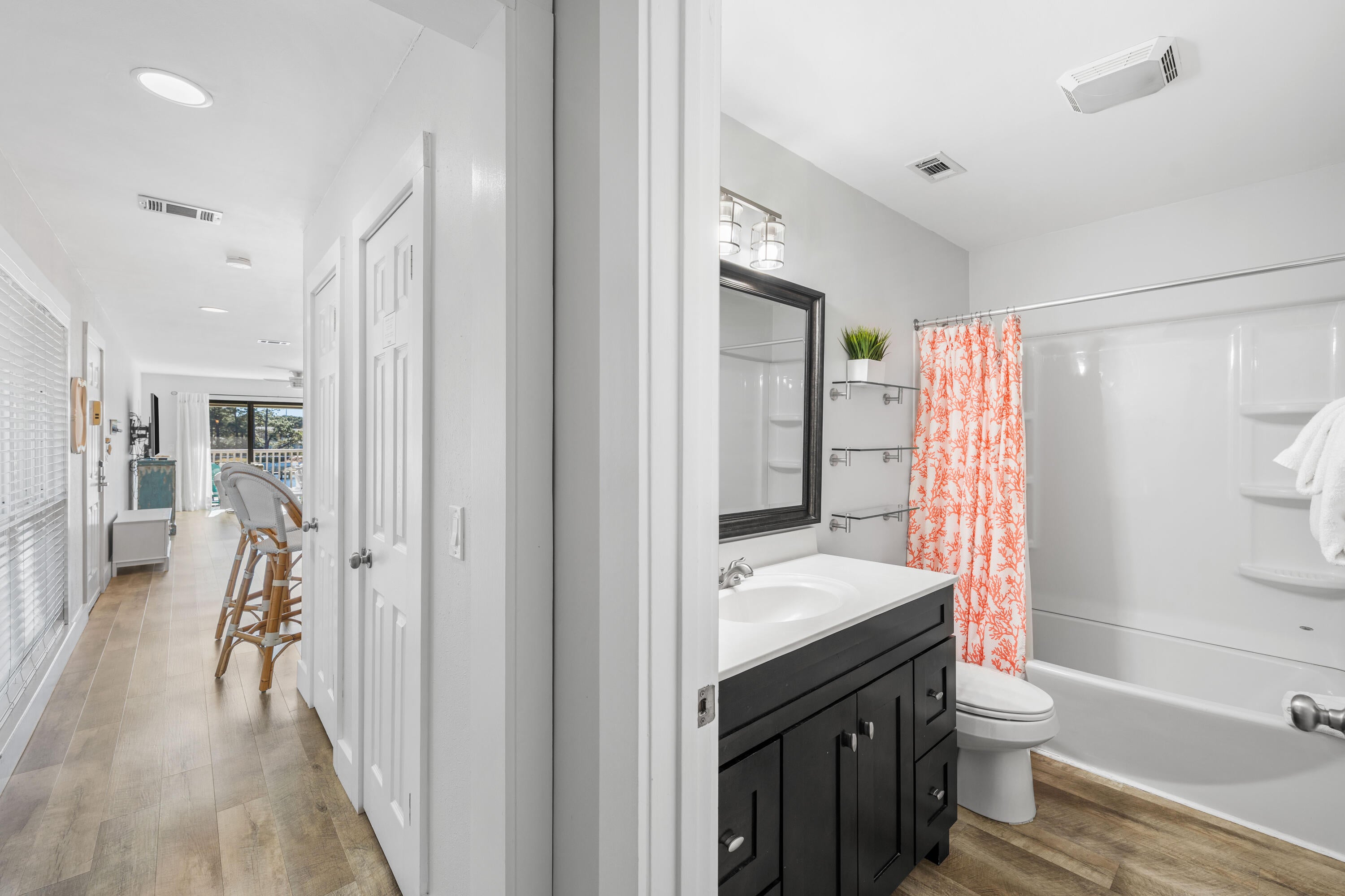HARBOUR POINT CONDO - Residential