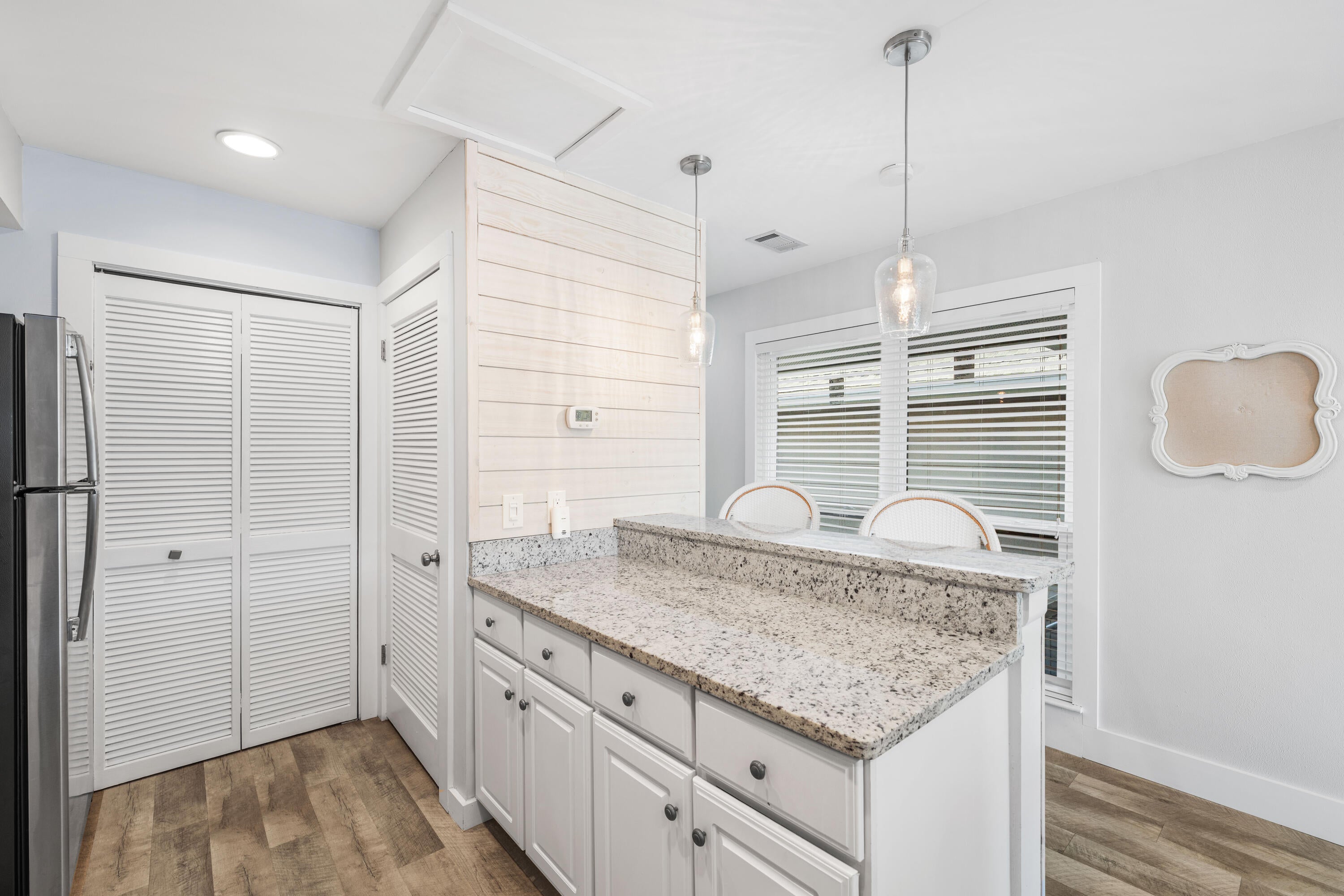 HARBOUR POINT CONDO - Residential
