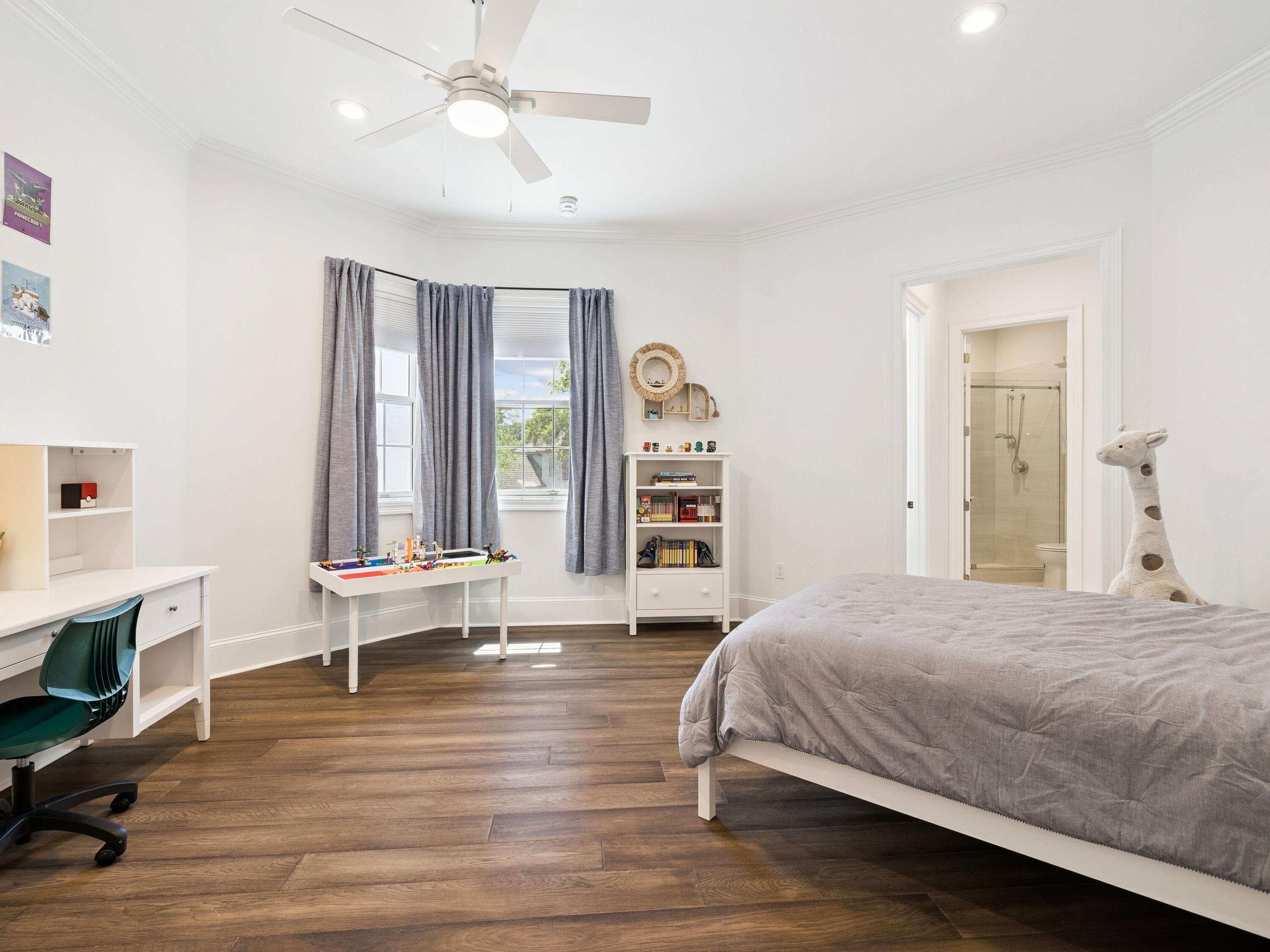 ISLAND GREEN - Residential
