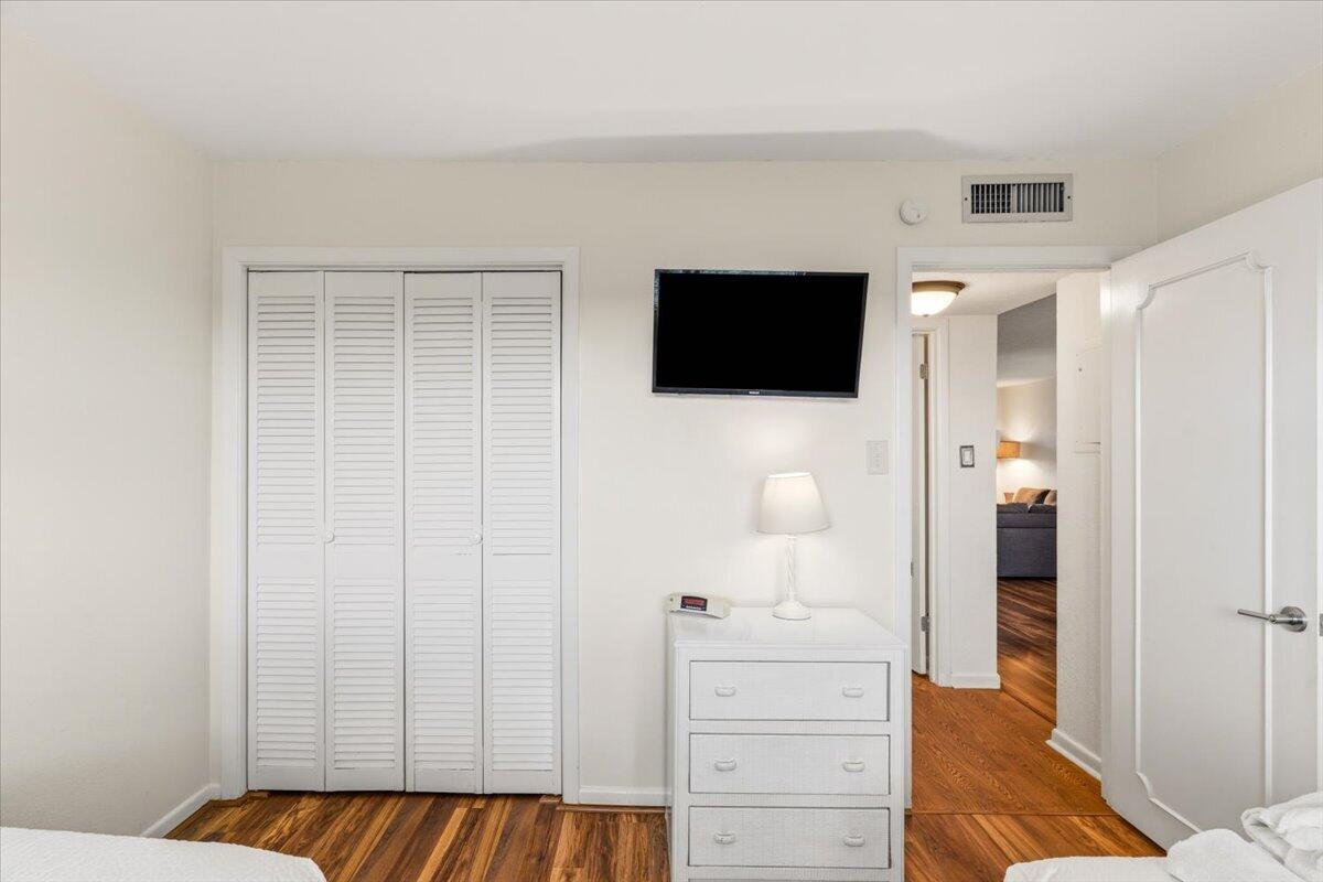 EL MATADOR CONDO - Residential