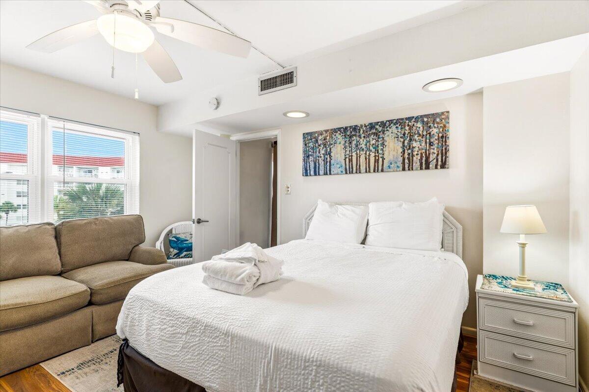 EL MATADOR CONDO - Residential