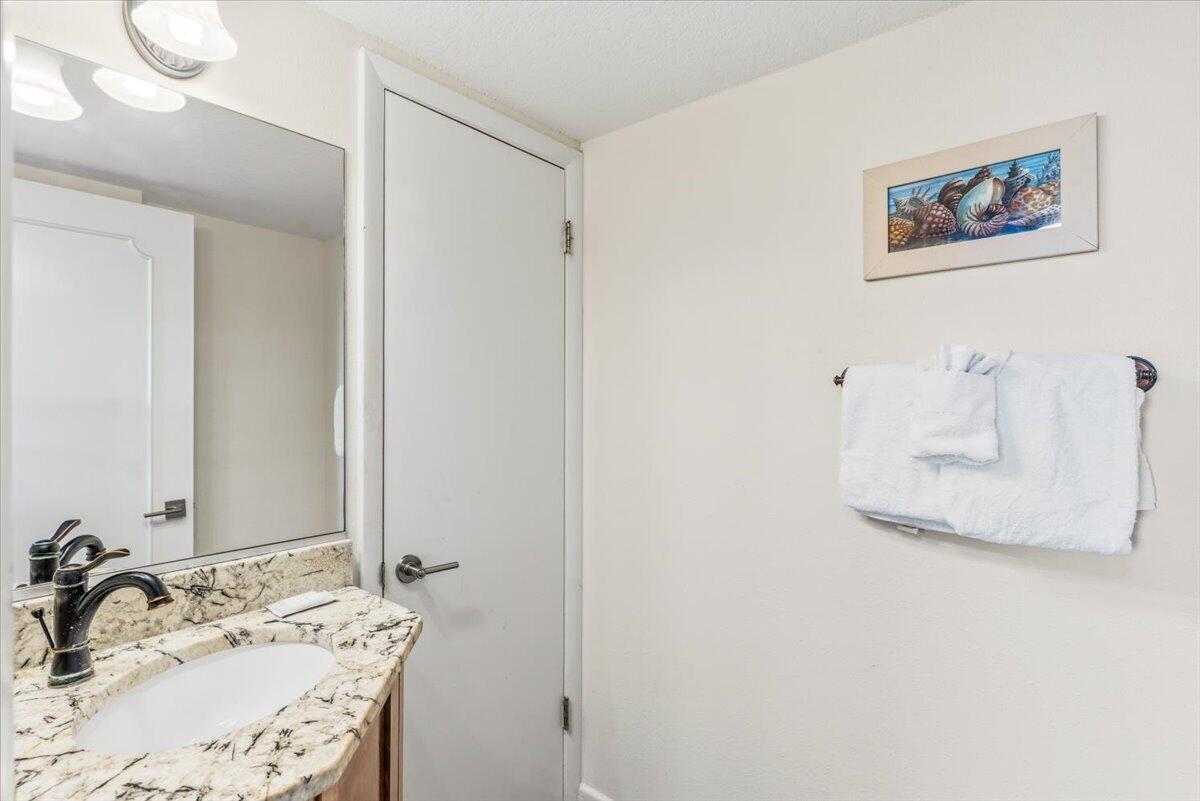 EL MATADOR CONDO - Residential
