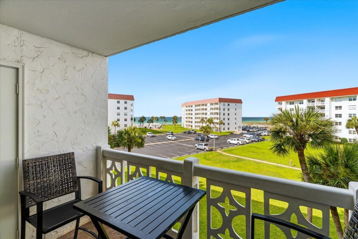 EL MATADOR CONDO - Residential